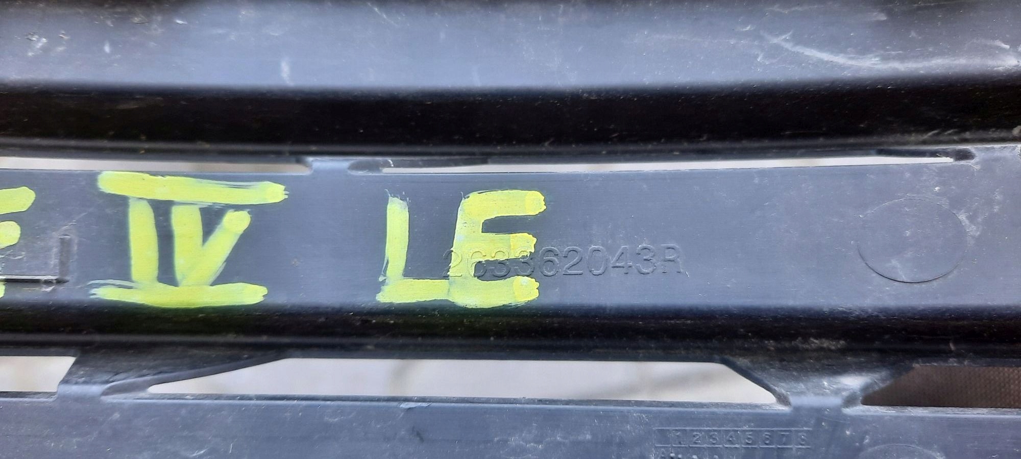 left grid of a bumper RENAULT MEGANE IV 15->