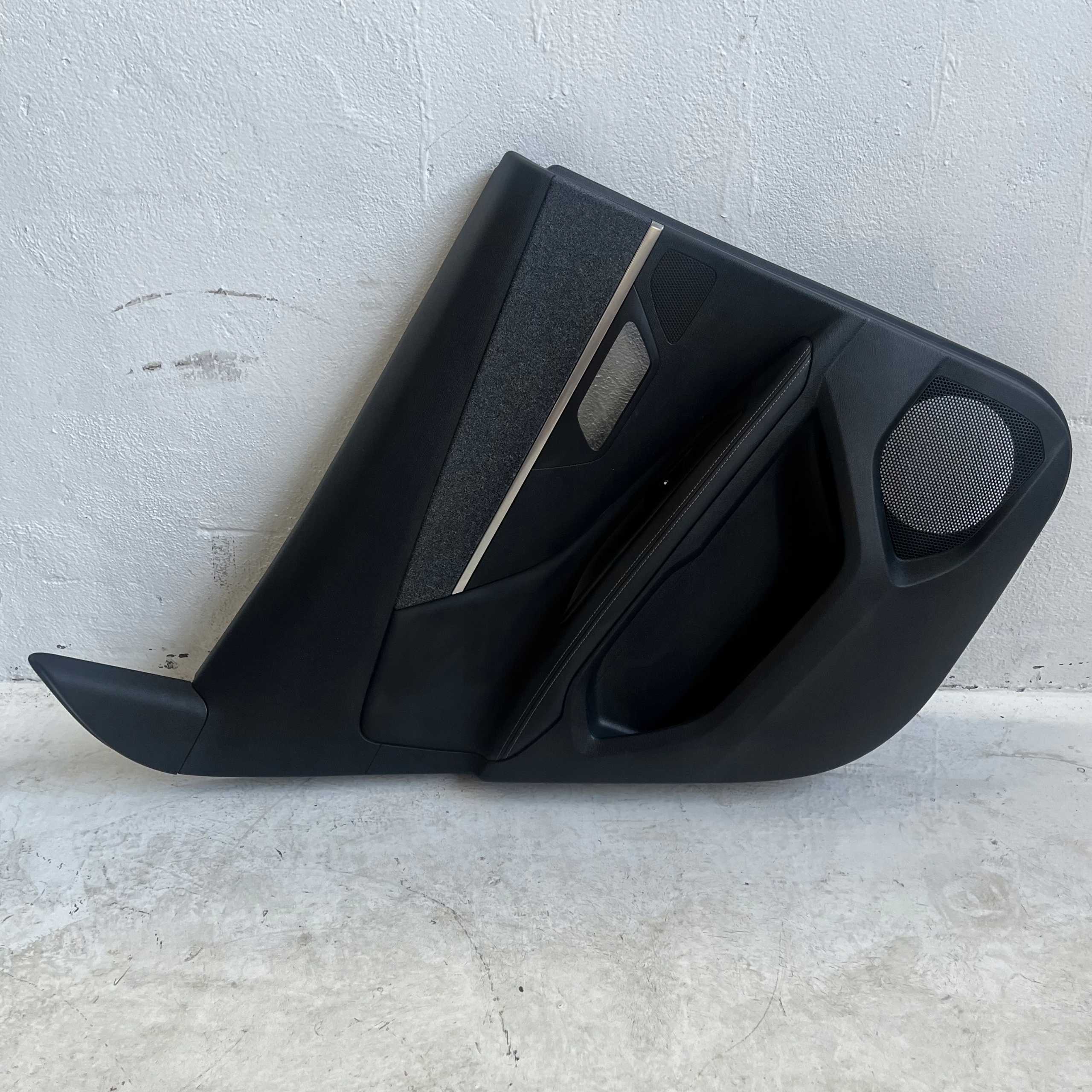 BOCZEK TAPICERKA DRZWI LEWY PRAWY TYŁ 3008 II