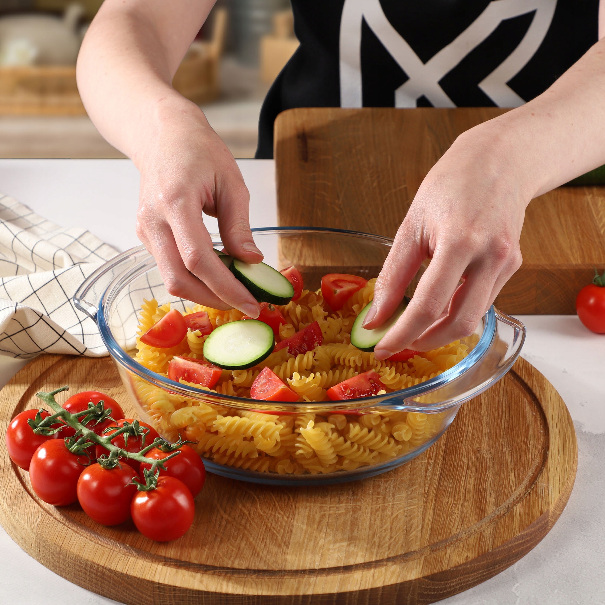 NACZYNIE ŻAROODPORNE Z POKRYWKĄ 2,4L SZKLANE Stan opakowania oryginalne