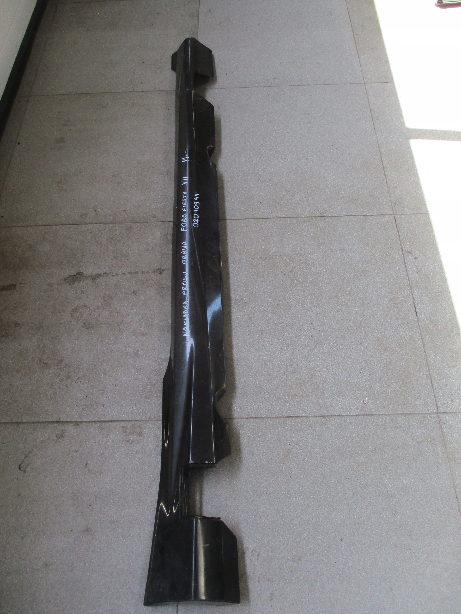 cap threshold right Ford Fiesta VII 2011r- 02010944