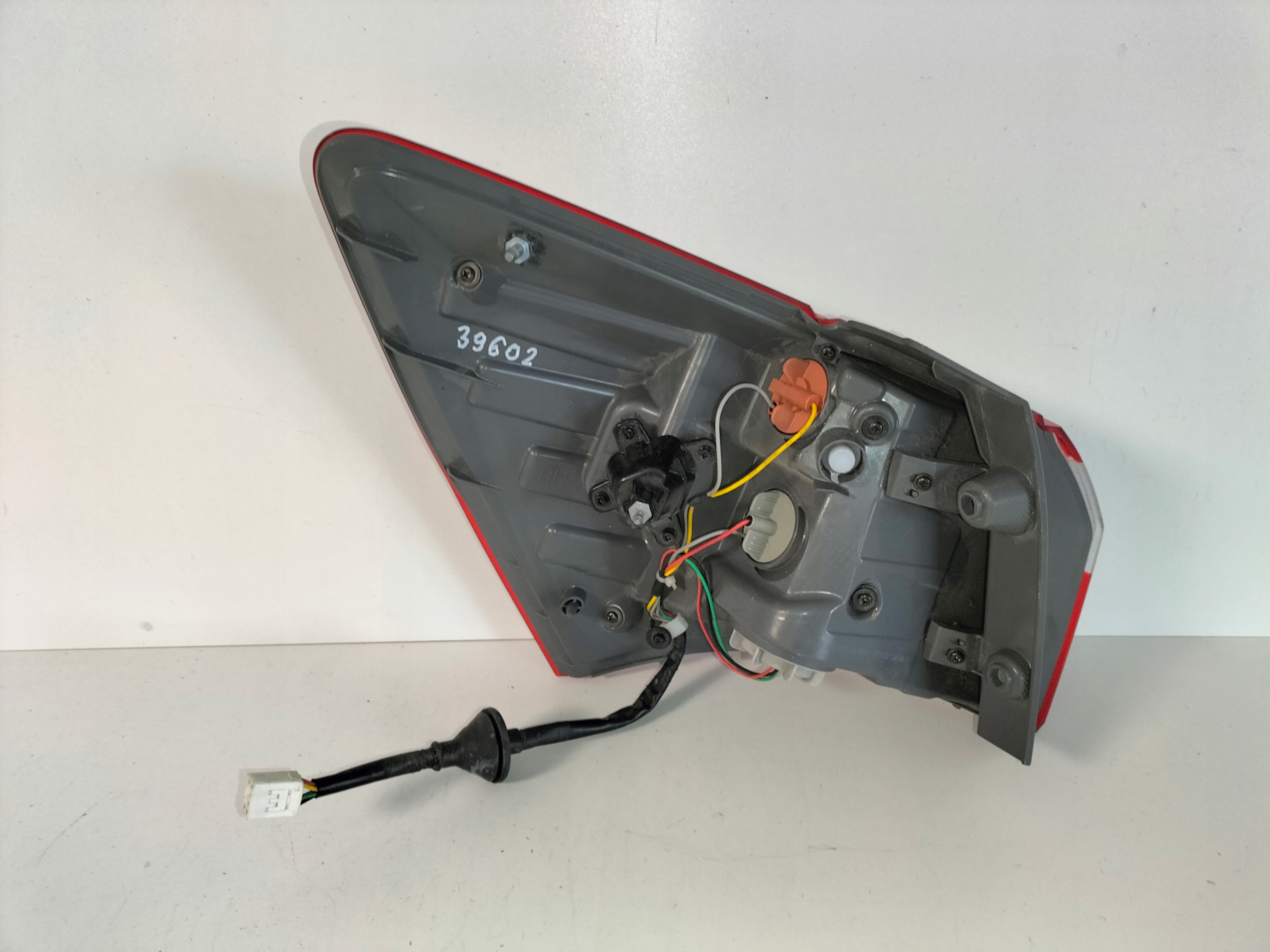 light rear rear part right HYUNDAI IX20 LIFT 15- +LED