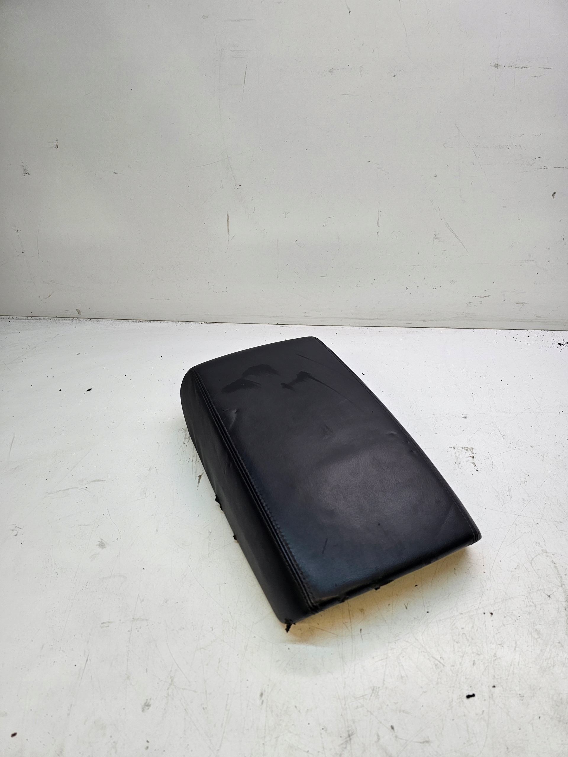 armrest front AUDI A6 C7 4G0864207 leather