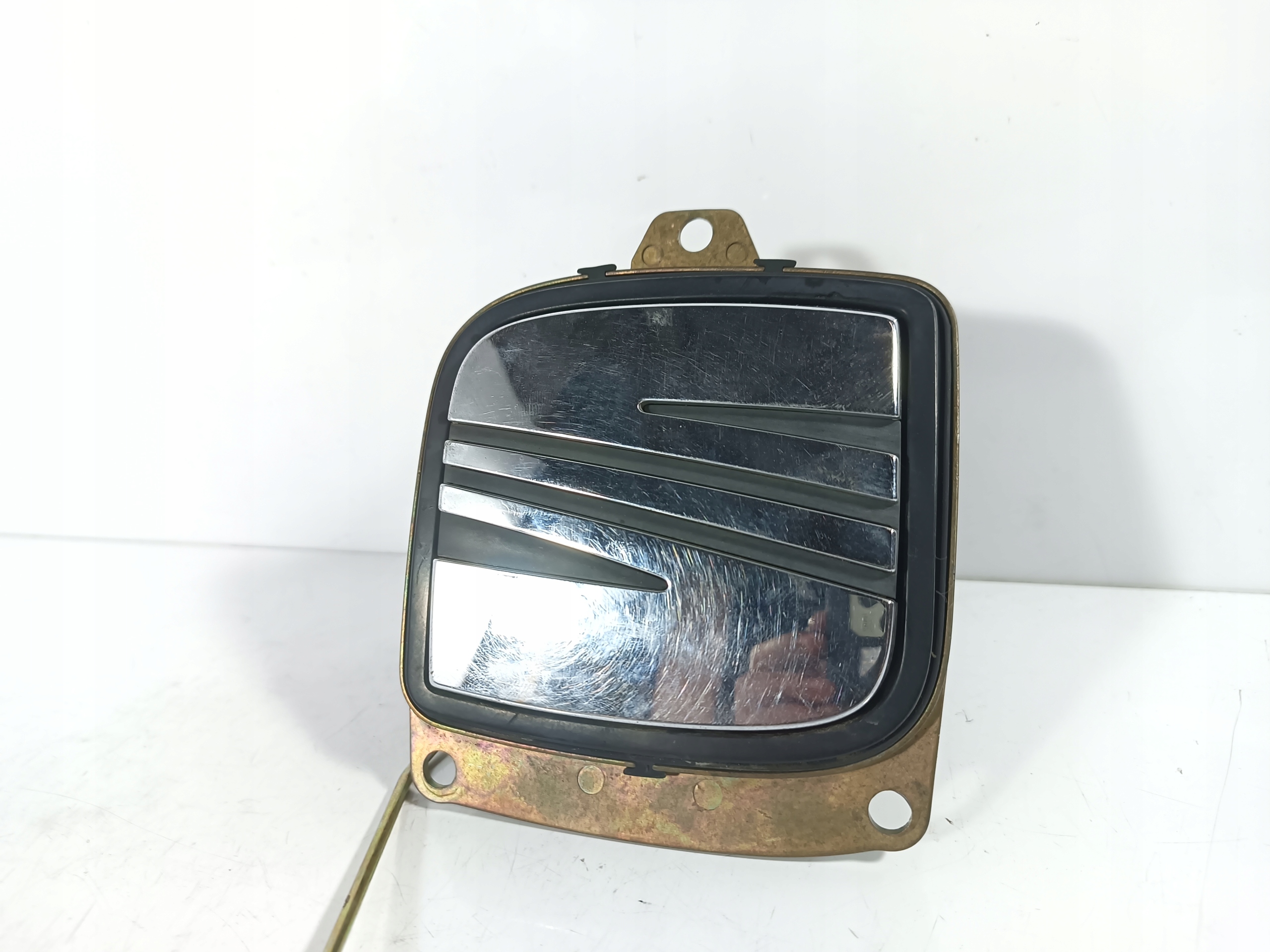 Seat Cordoba 2 II 02-09 logo handle bonnet boot OE 1M6827565