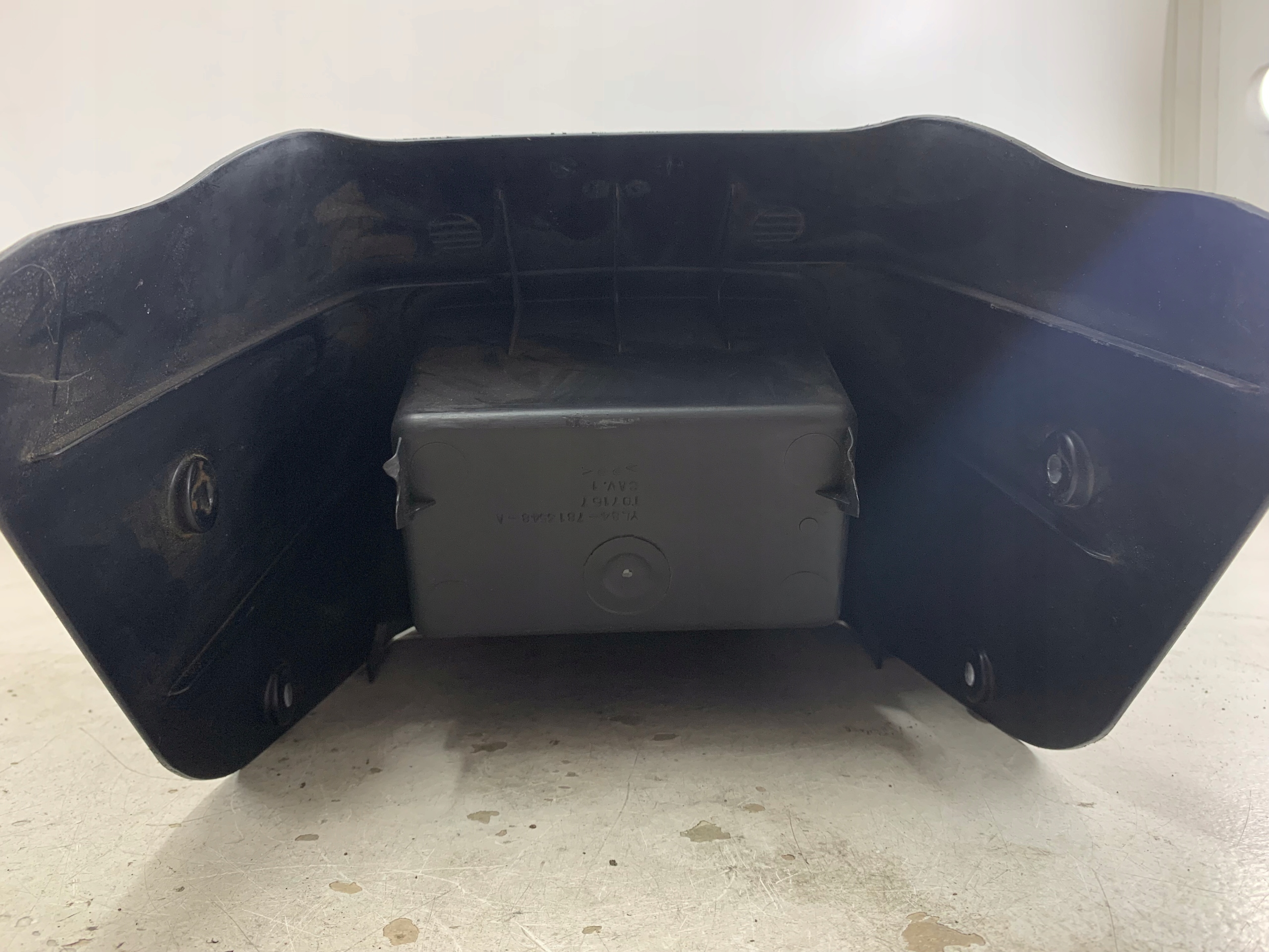 FORD MAVERICK II TUNEL mitte Handschuhfach heck YL847813548A