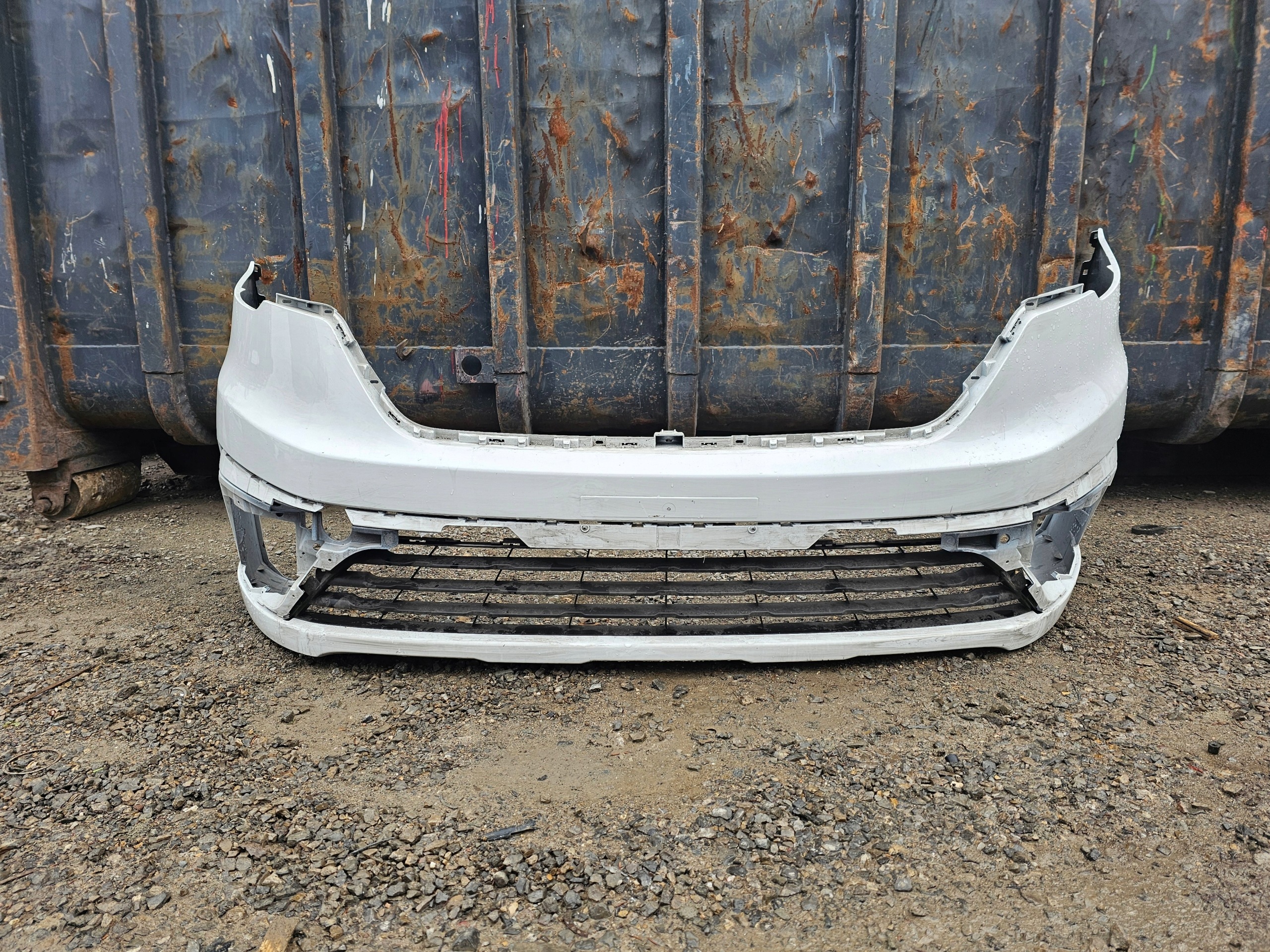 RENAULT TRAFIC IV 4 lökhárító elülső eleje