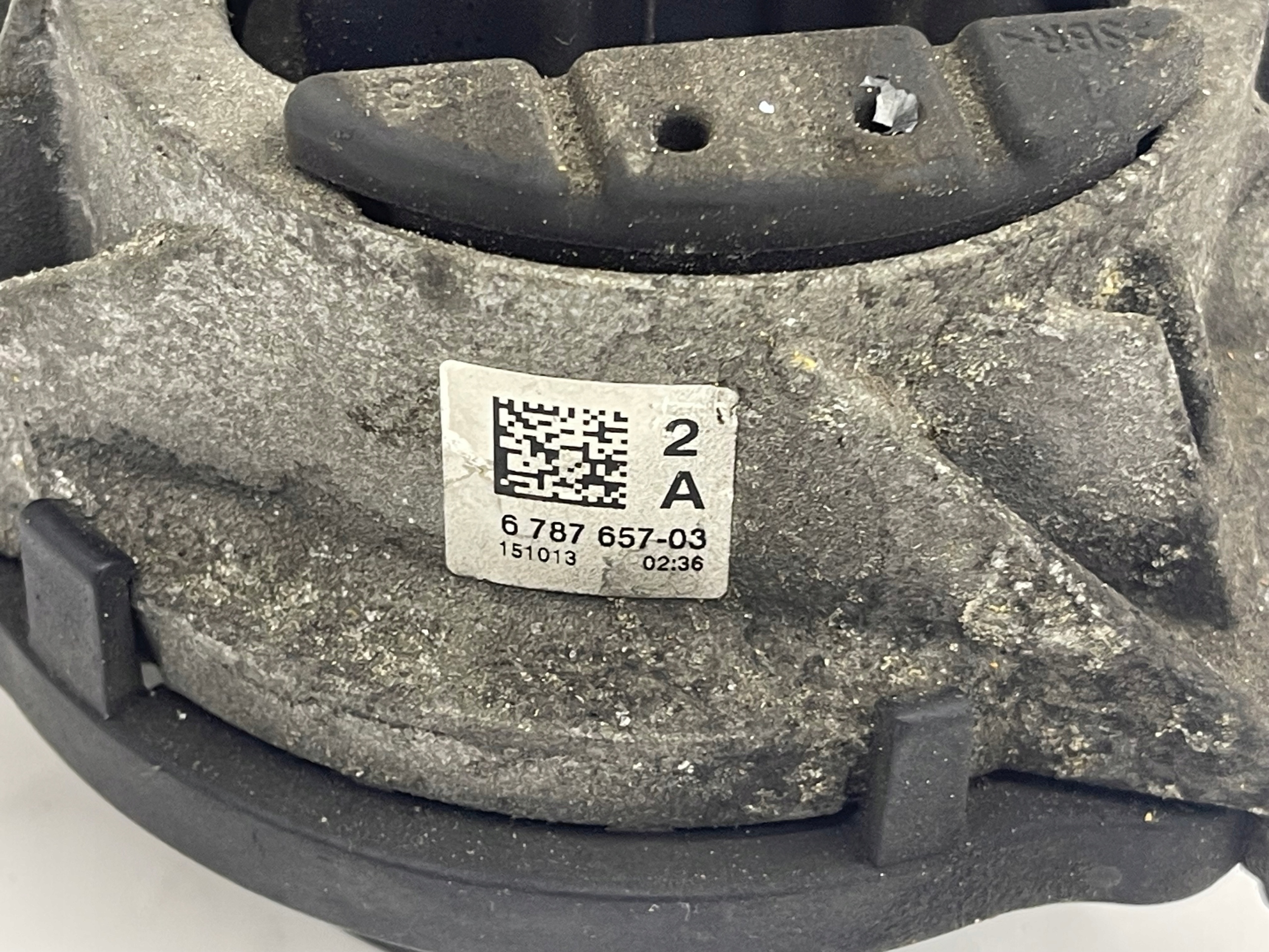 BMW F20 F30 engine mount left 6787657