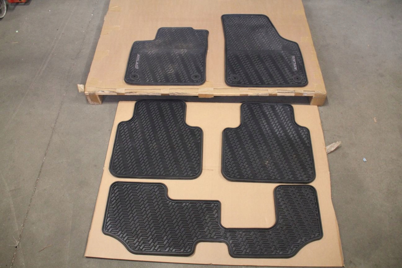 3CN863103JB1 - РЕЗИНОВЫЕ ВТТИРКИ КОМПЛЕКТ VW ATLAS 7 ЧЕЛОВЕК