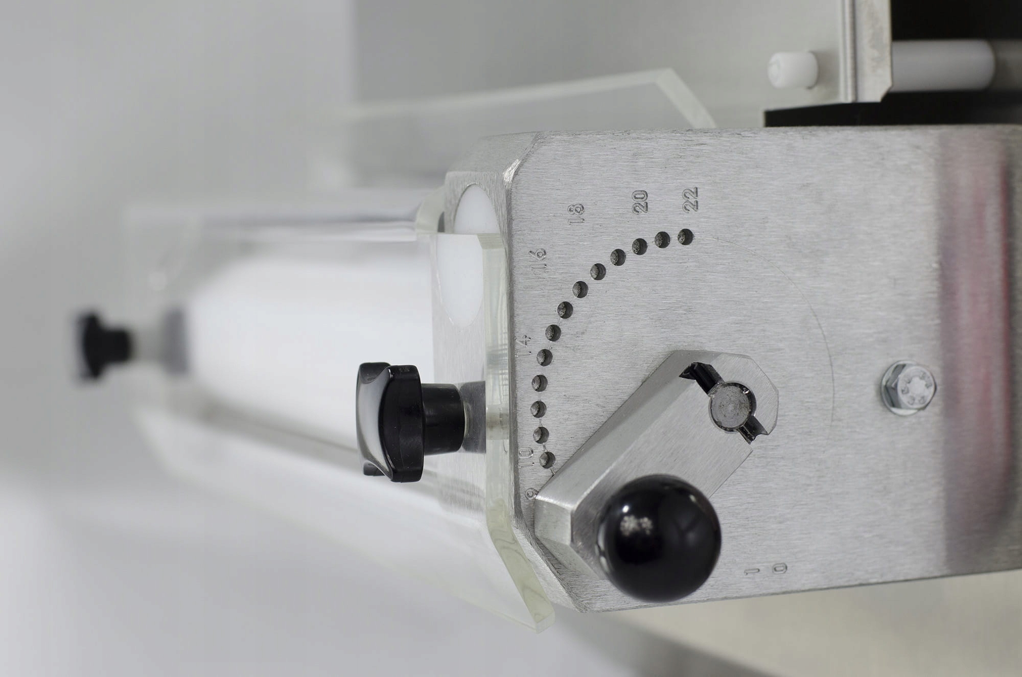 WAŁKOWARKA WAŁKOWNICA DO CIAST CIĘŻKICH 300MM RESTO QUALITY Kod producenta SMR30