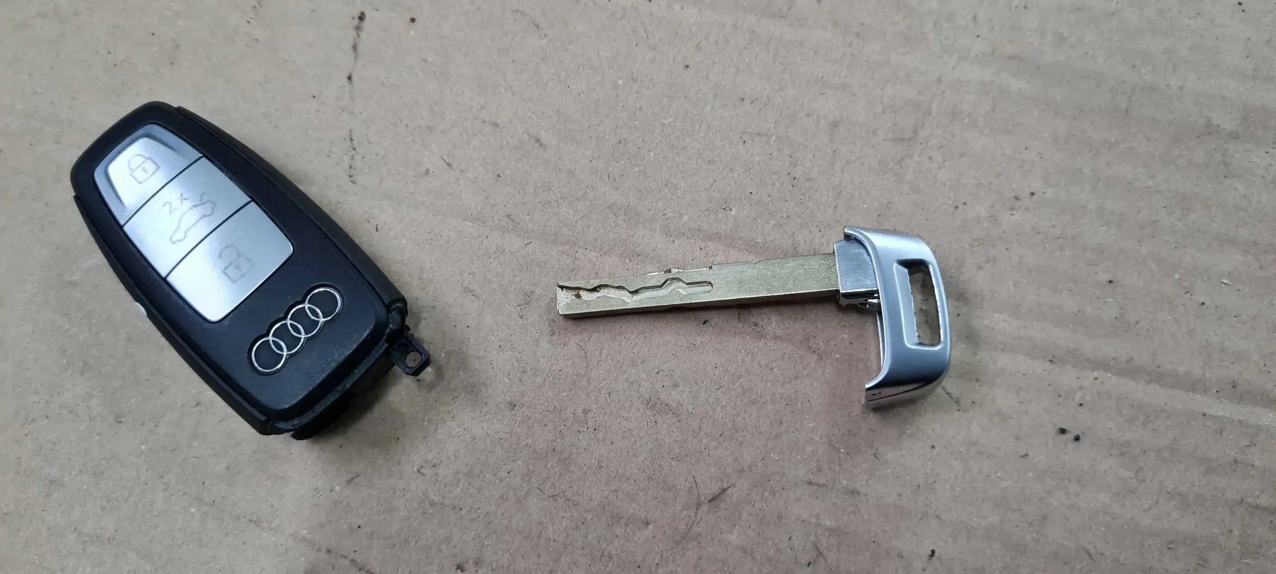 S3 8Y A3 klíček PILOT obal SLINE 8Y0959754D