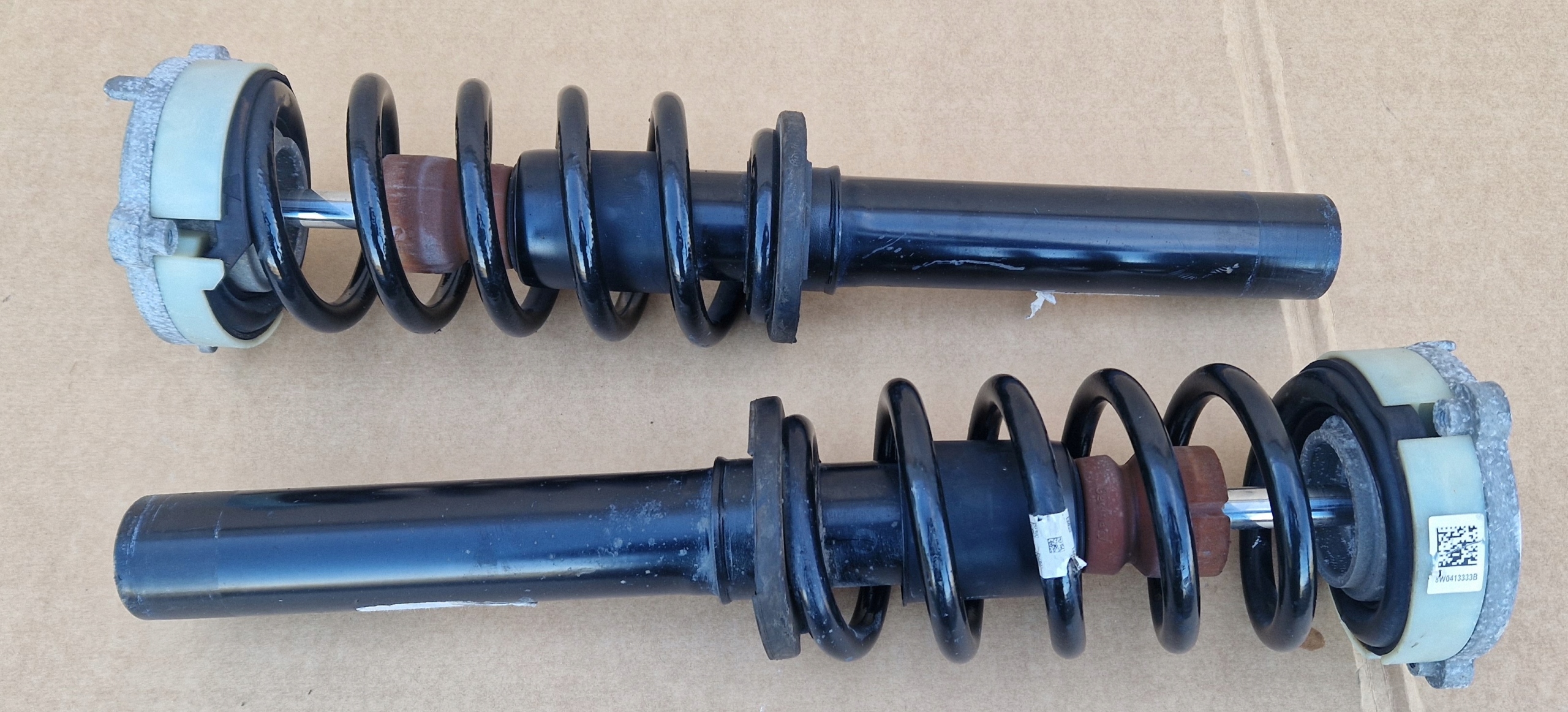 shock absorber front AUDI A4 B9 8W9031F 8W9413031F as new original 2022 year