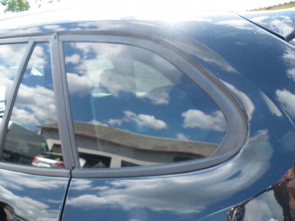 2991373 - BMW X1 E84 Скло заднє ліве темне