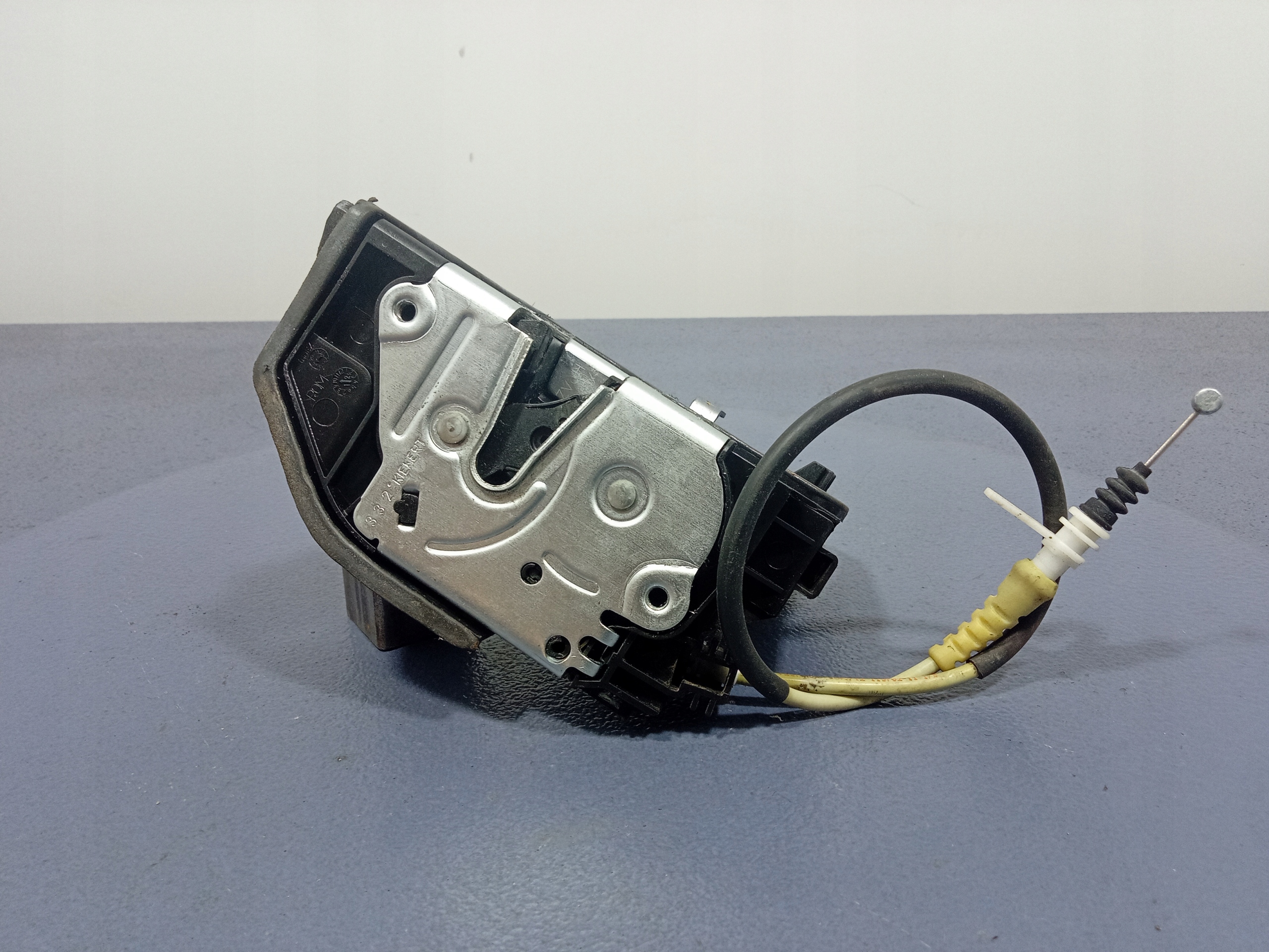 BMW 5 F10 F11 F30 F31 ZAMEK DRZWI PRZÓD LEWY 4 PIN 7229461 Numer katalogowy części 7229461