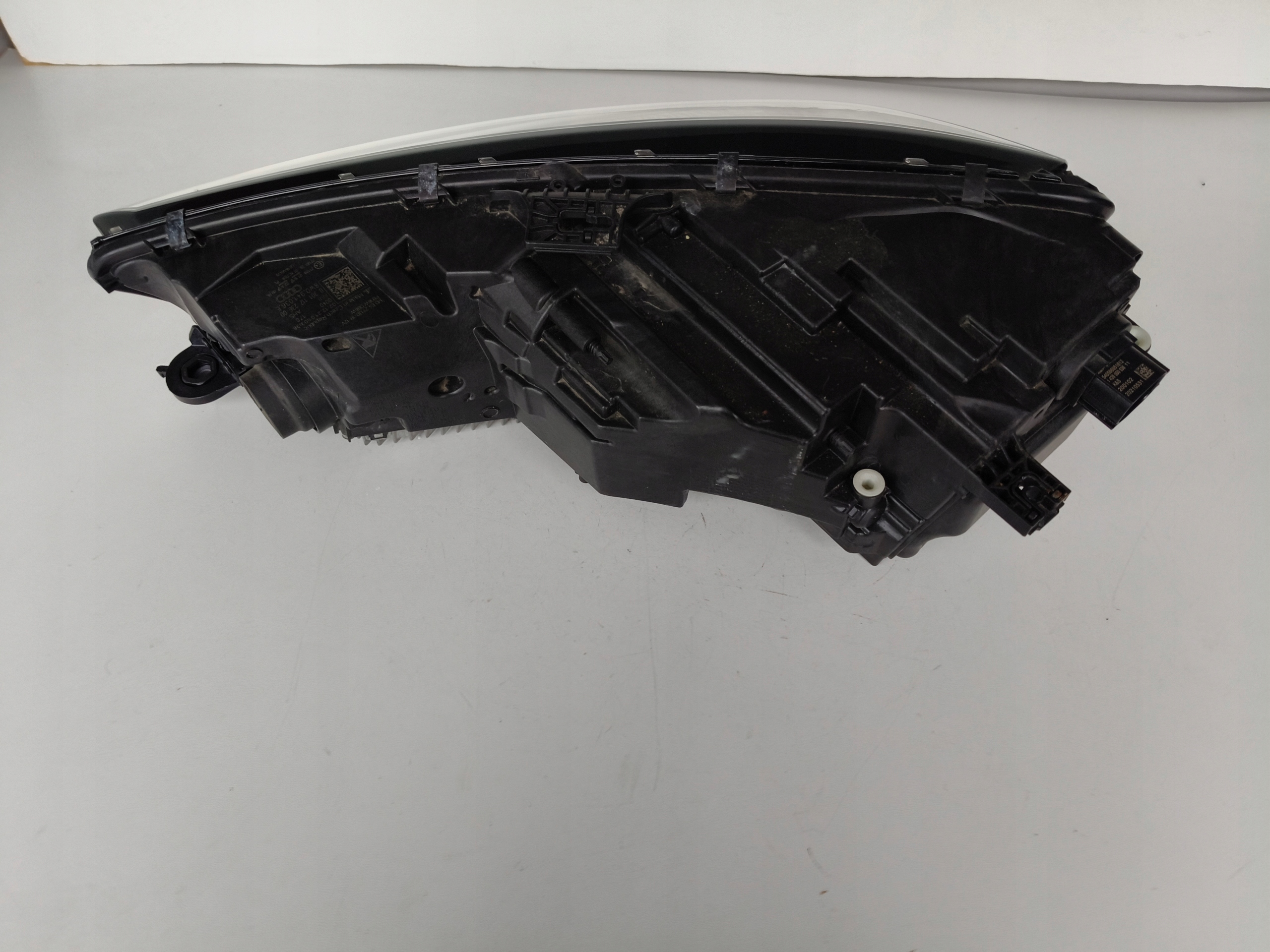 light right REFLEKTOR AUDI A4 B9 8W 8W0 19- LIFT FULL LED MATRIX