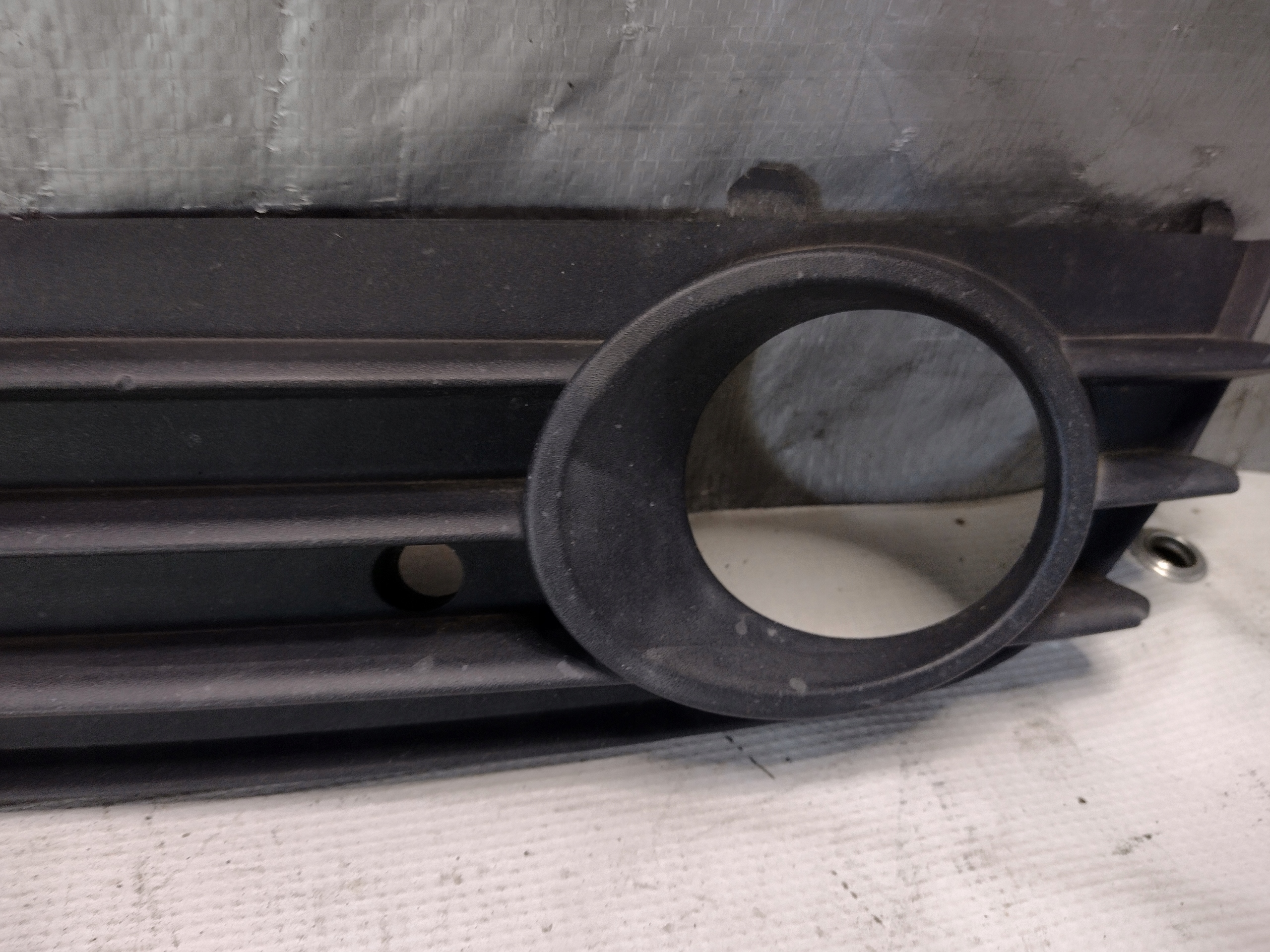 grid fog lights left front Opel Astra H III 3 13126025