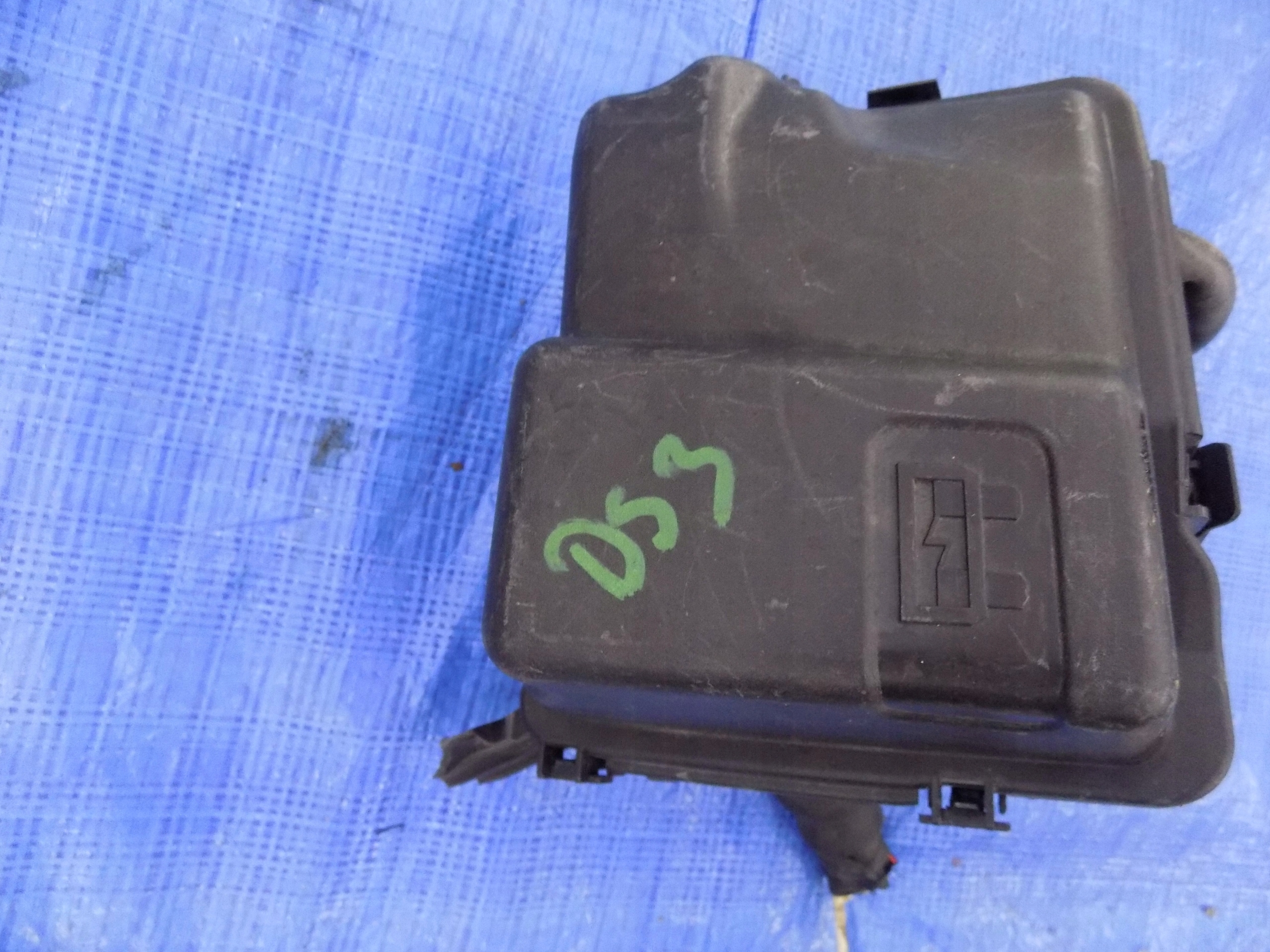 Kasten der Sicherungen CITROEN DS3 1,6VTI