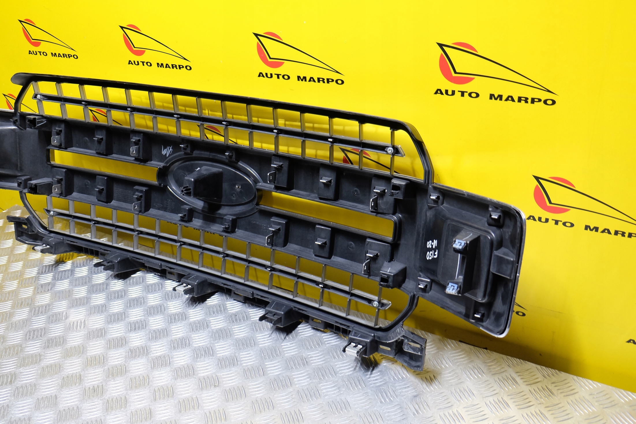 FORD F150 2018-2020 GRILL ATRAPA PRZÓD CHROM USA Strona zabudowy przód