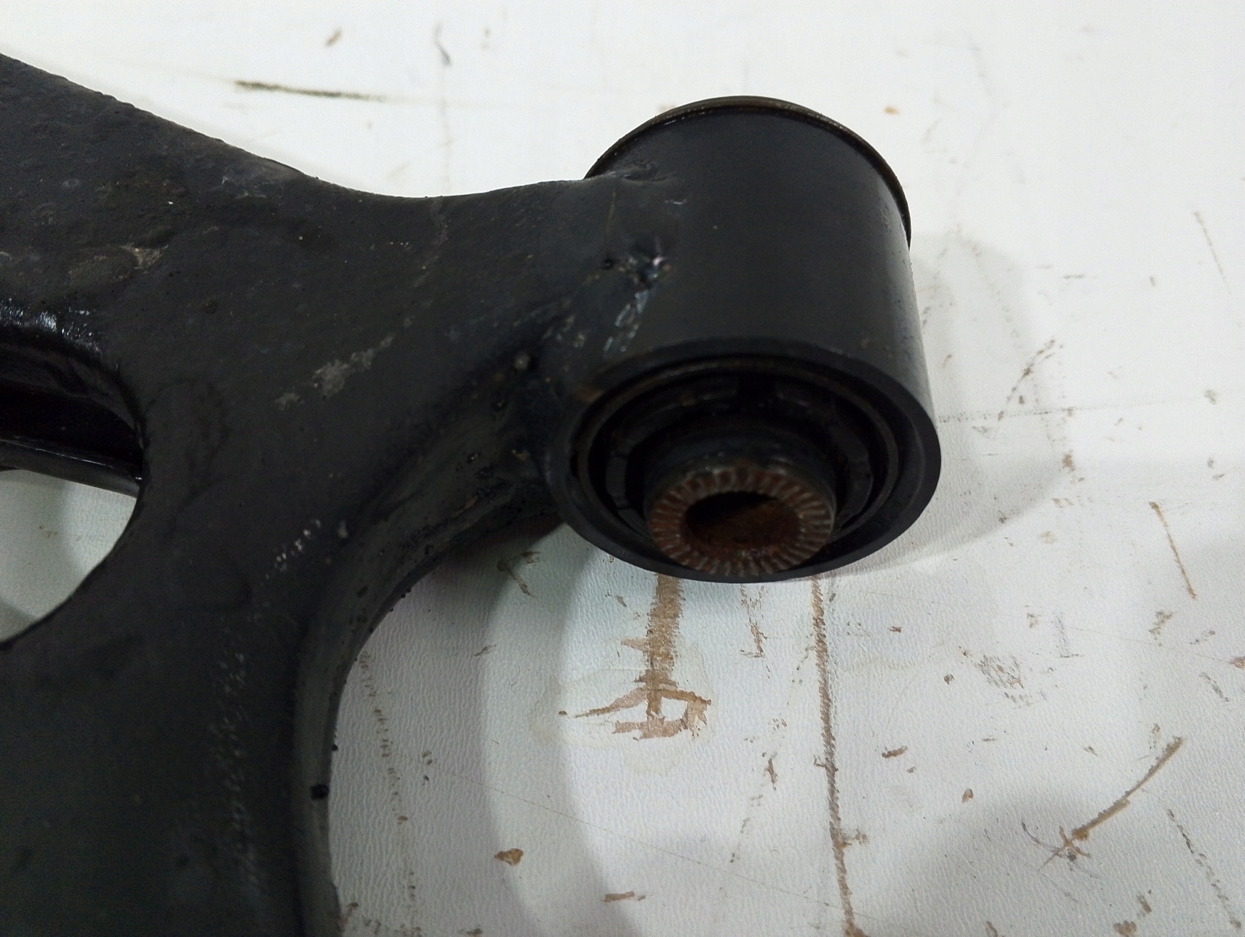KIA SPORTAGE III HYUNDAI IX35 arm front left (Q136)