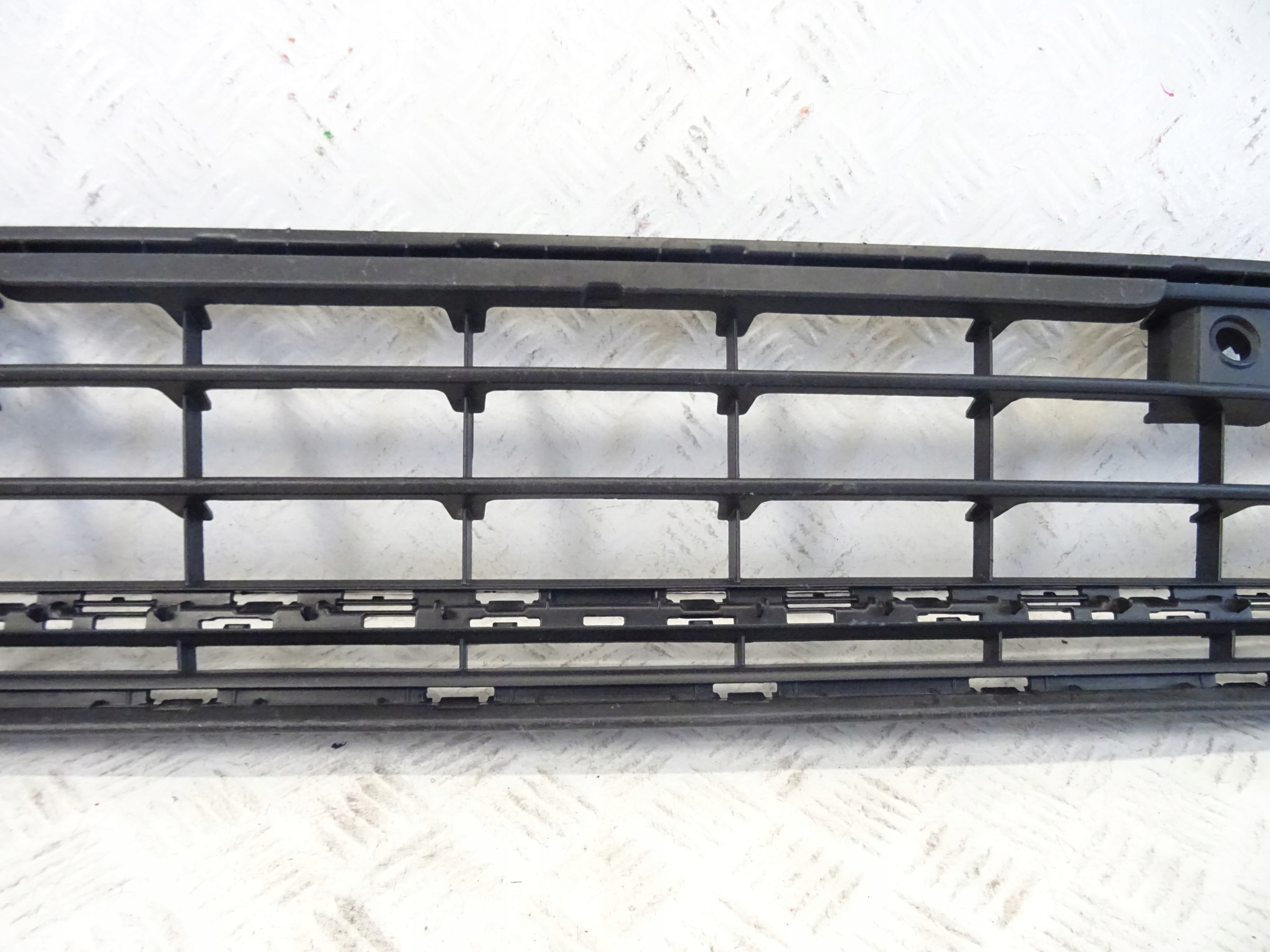 grid of a bumper front front SRDODKOWA VW GOLF VIII 5H0853677F