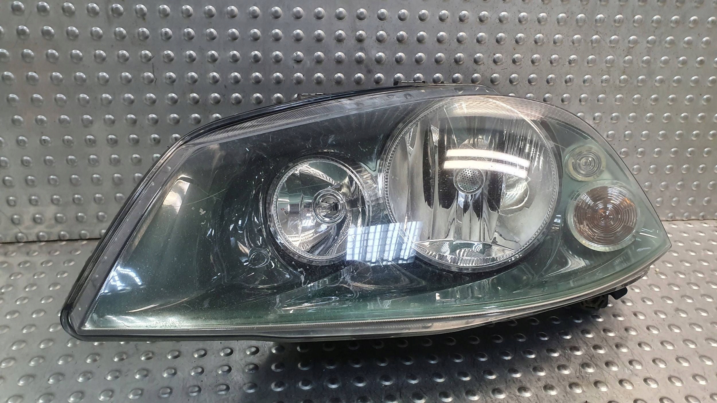 light front left SEAT IBIZA 6L green 02