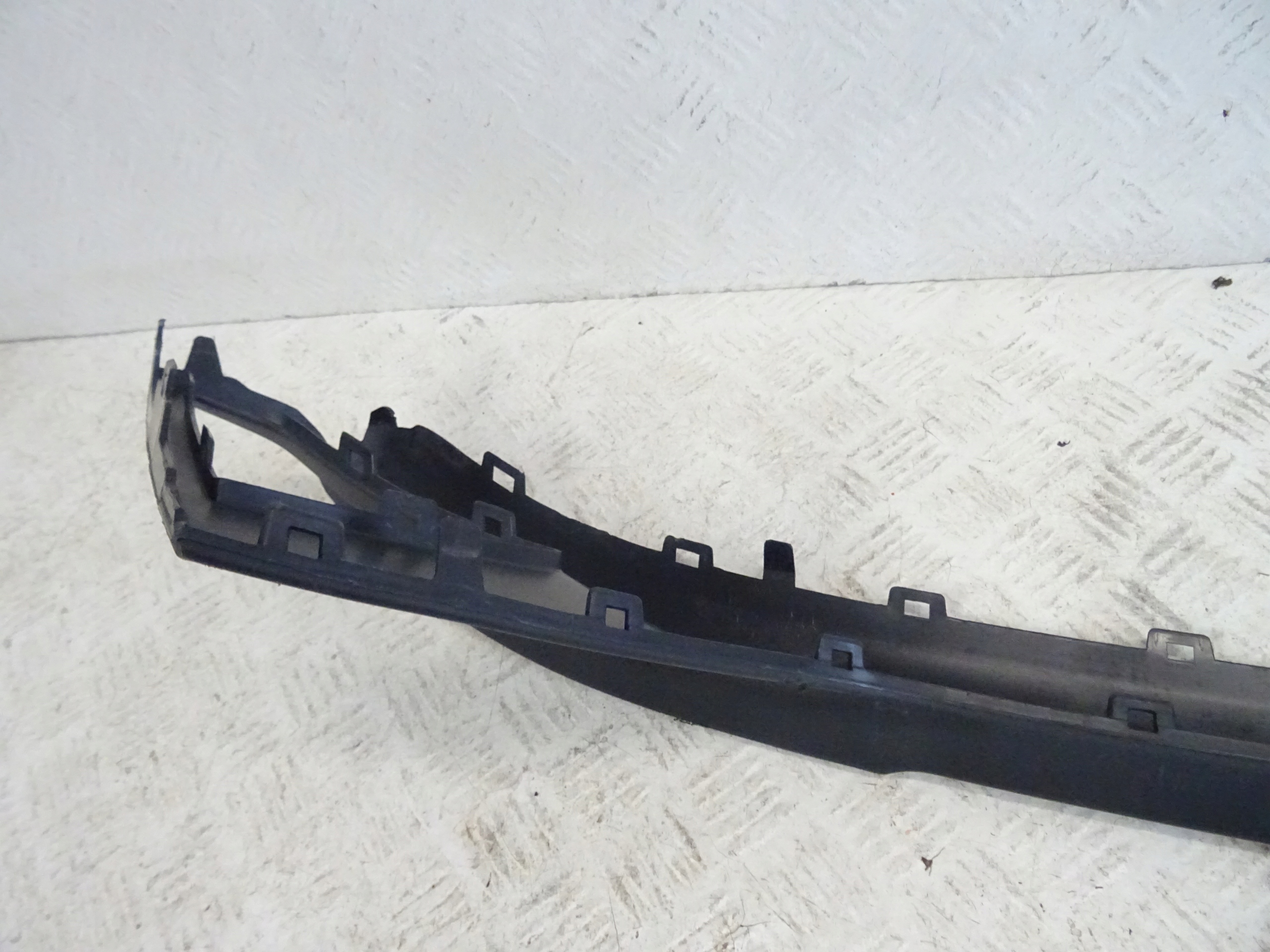 accessories of a bumper front front SEAT ARONA LIFT 6F9806333B