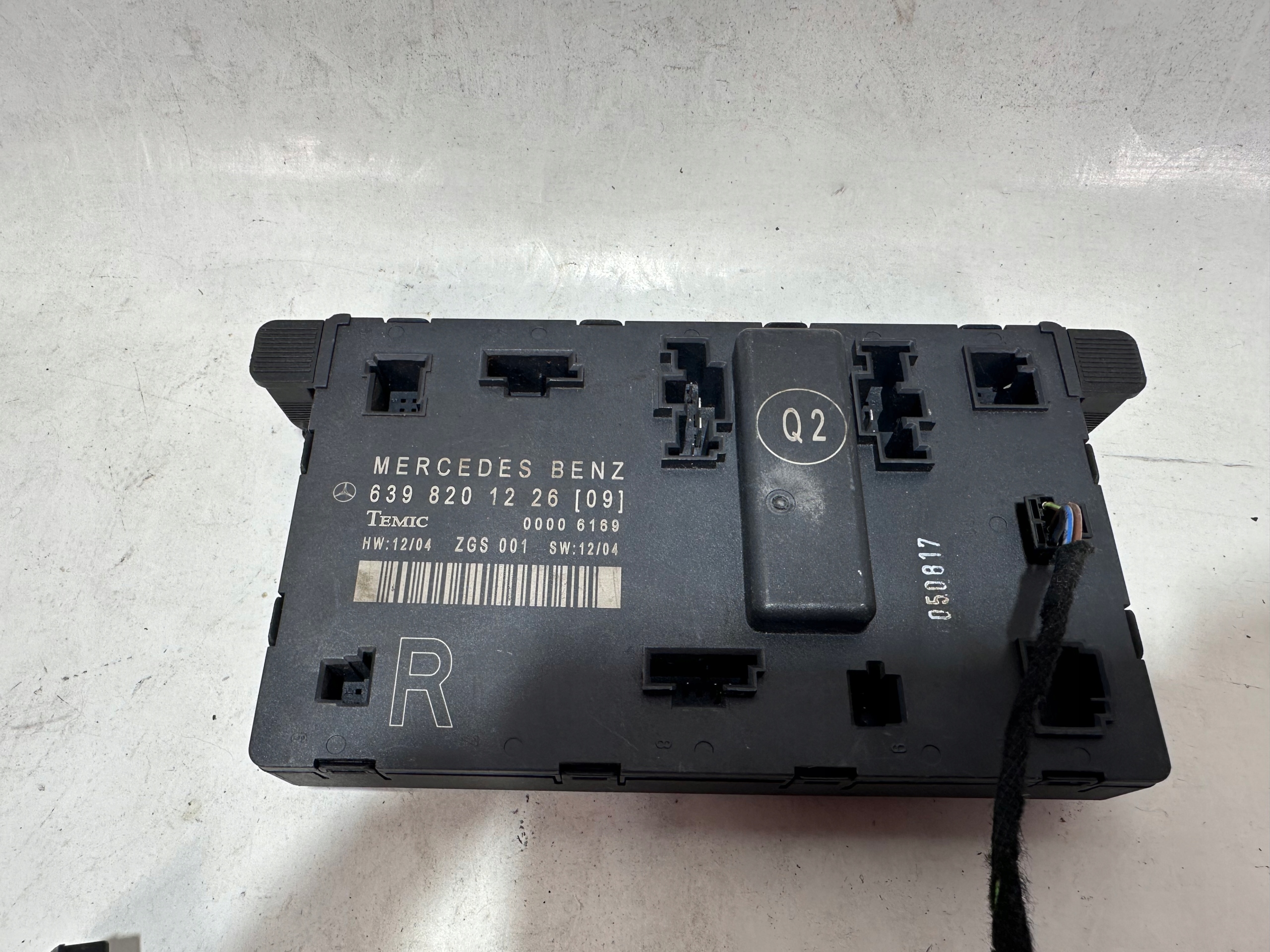 Mercedes Vito W639 moduł drzwi 6398201226 OE