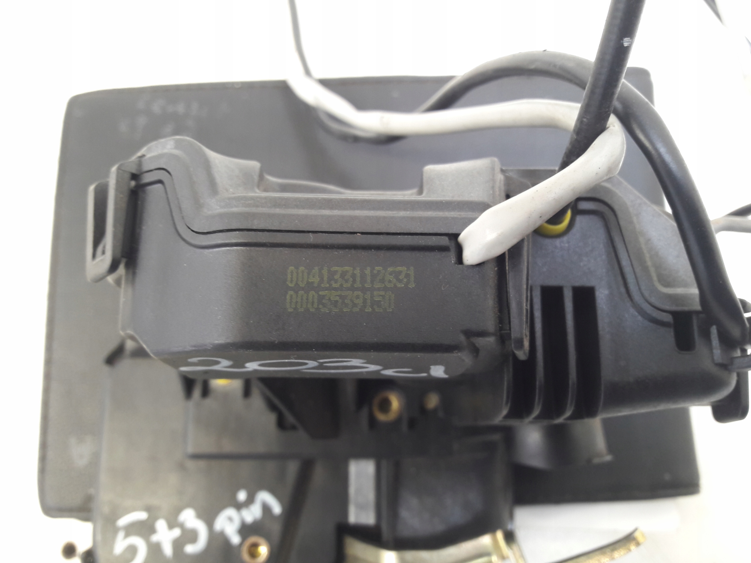 lock left front 2037000535 Mercedes W203