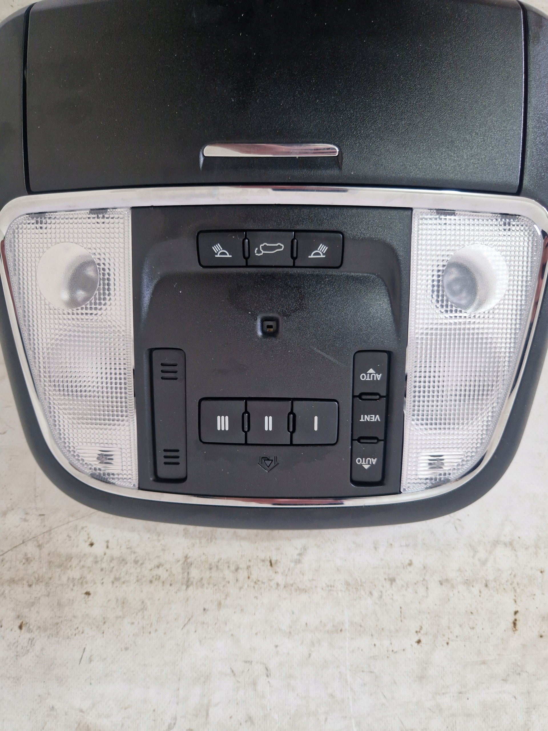 DODGE DURANGO RT 2019- OSWIETLENIE FANALE CIELO INTERNO cabina 1UC611X9AE