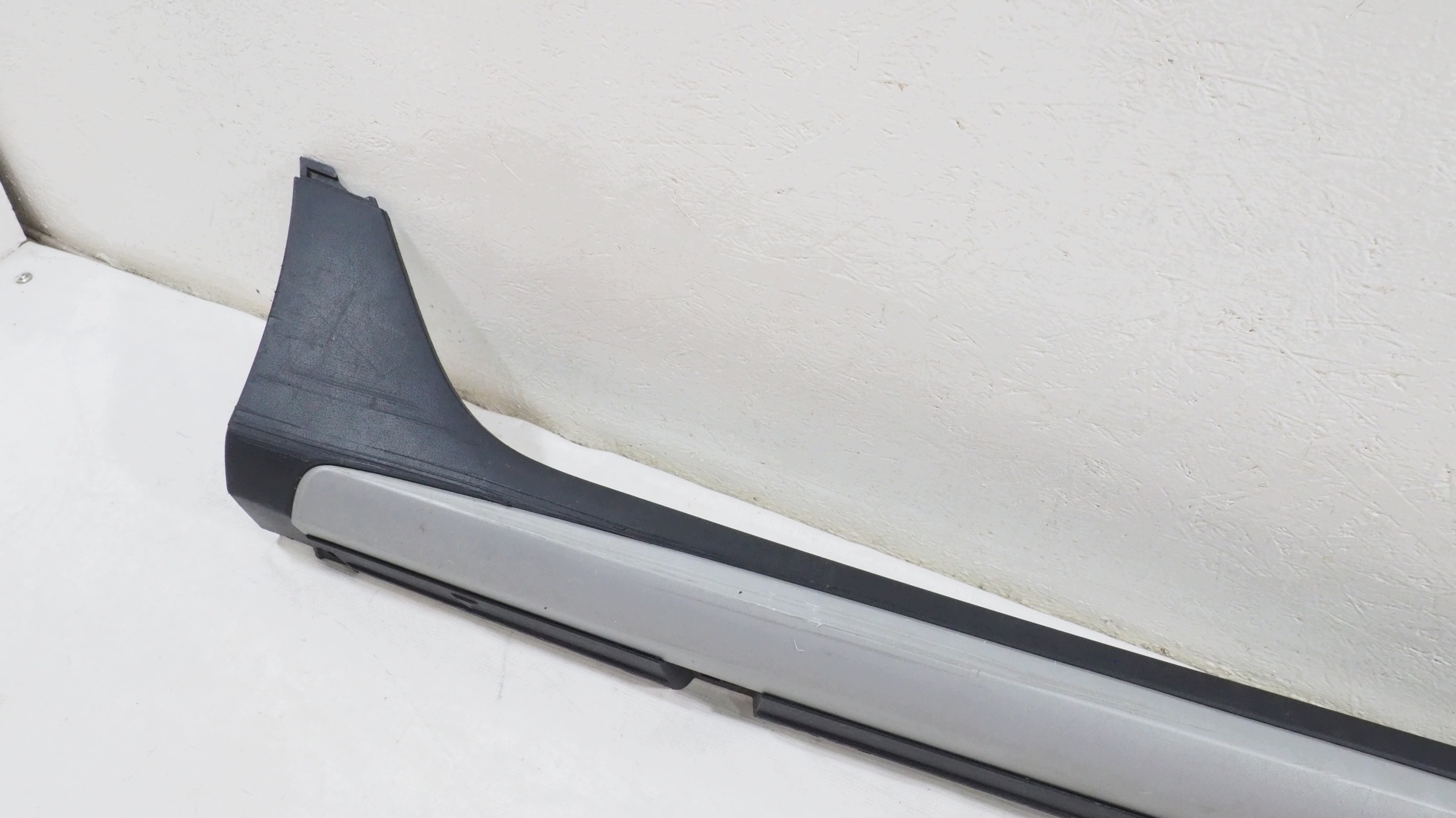 Ford Fiesta MK8 Active moulding threshold right J1BB-A10154-A1