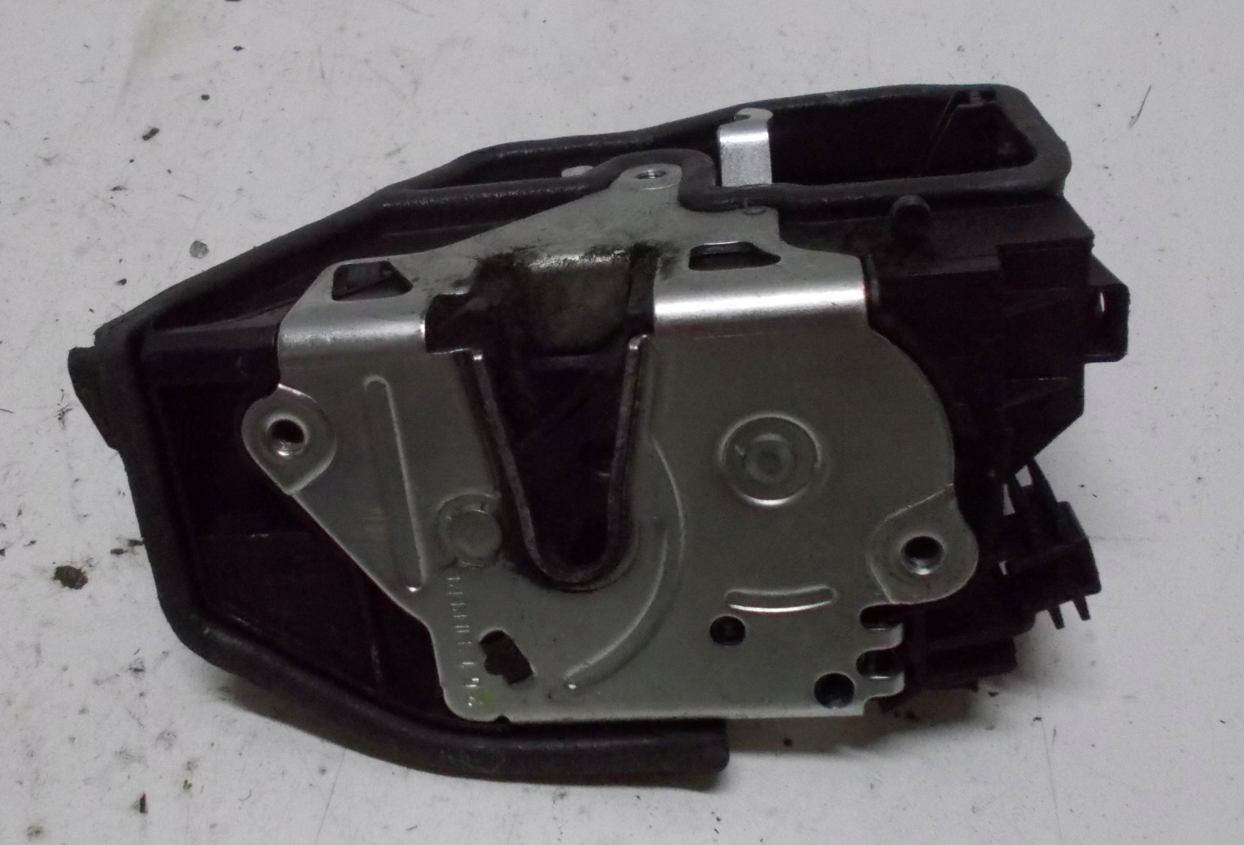 BMW F20 lock door left rear part 7229459