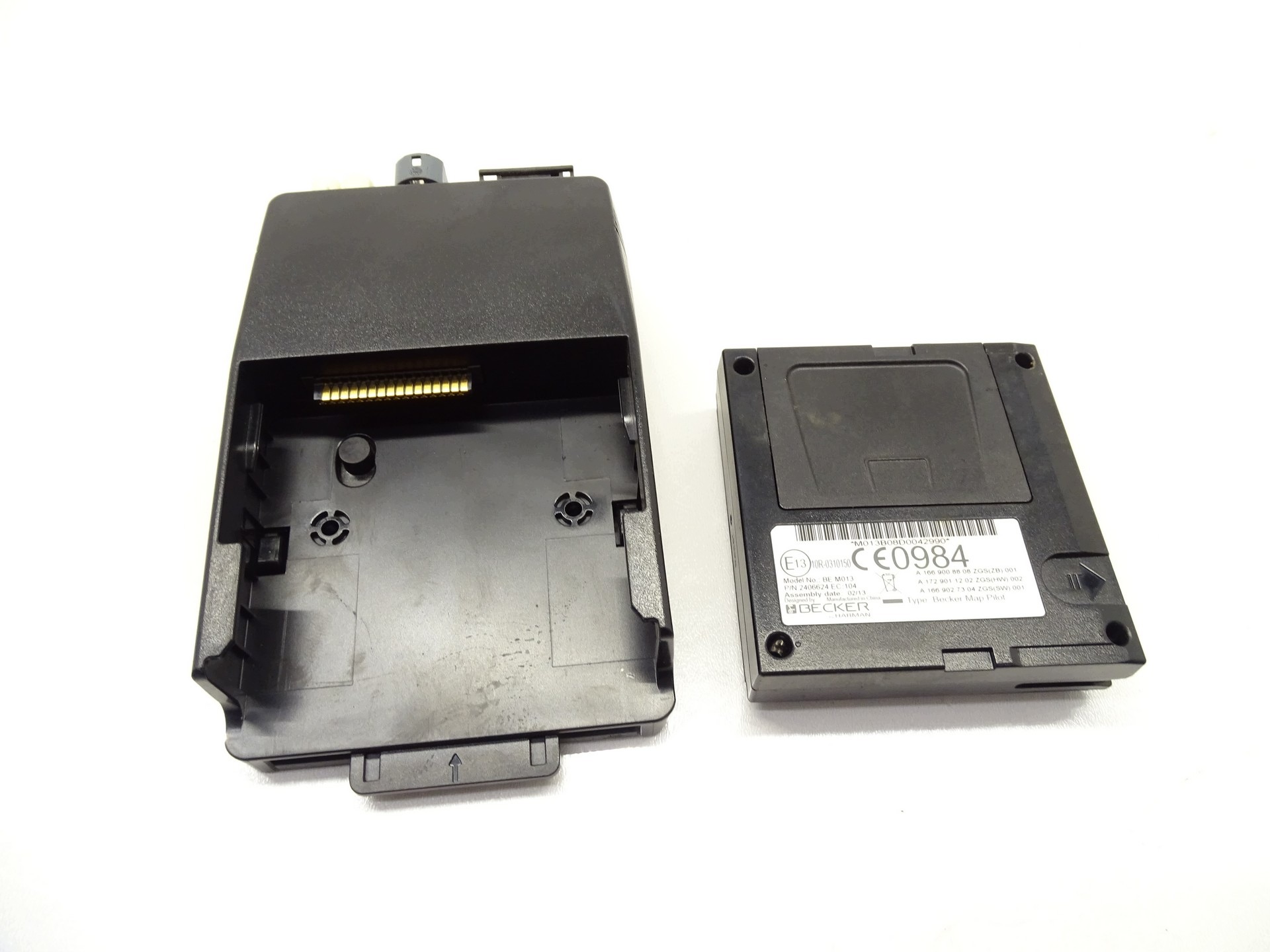 module control unit navigation MERCEDES W212 W176 W172 A1728100011 A1669008808