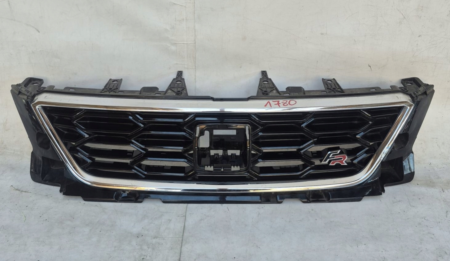 SEAT ATECA 575 FR 16- grill grille radiator 575853654E