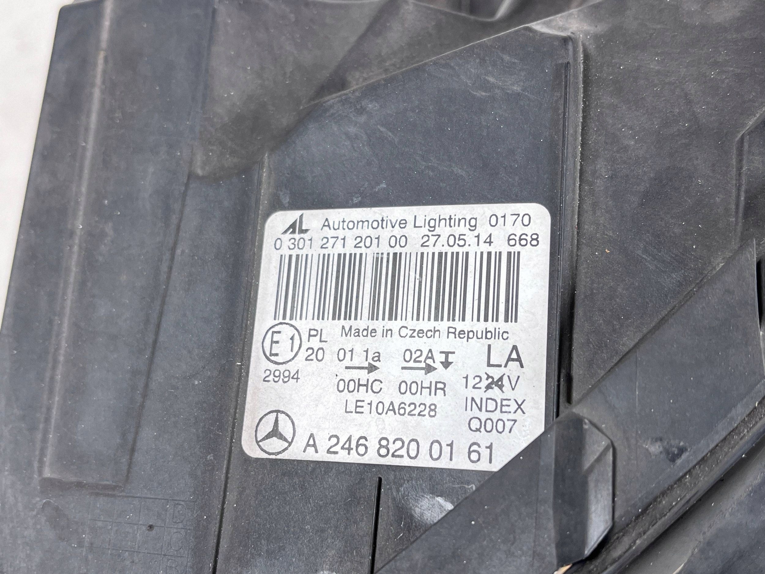 Mercedes B W246 11- light left front front