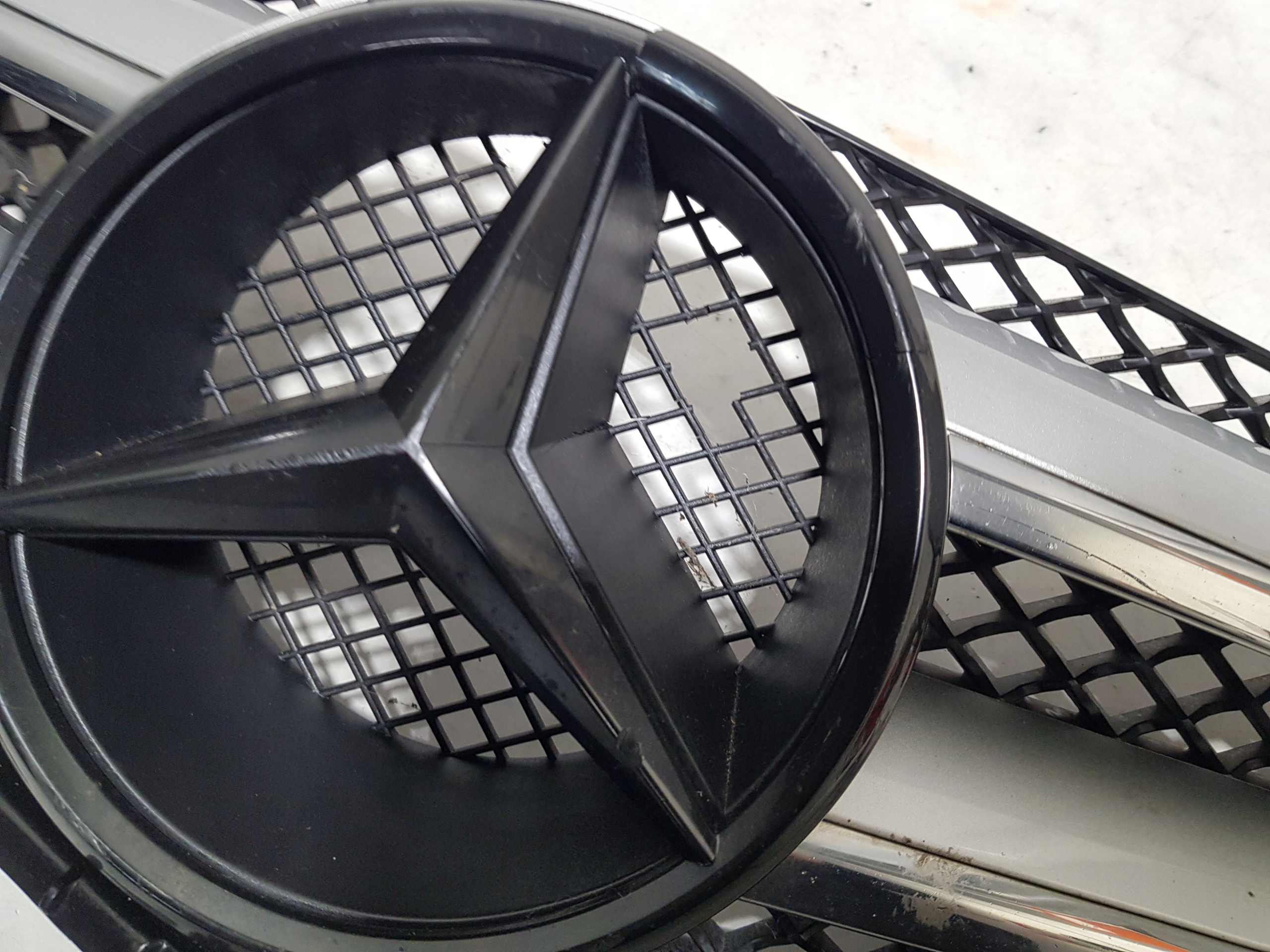 mask hűtőrács MERCEDES E-KLASA COUPE CABRIO W207 C207