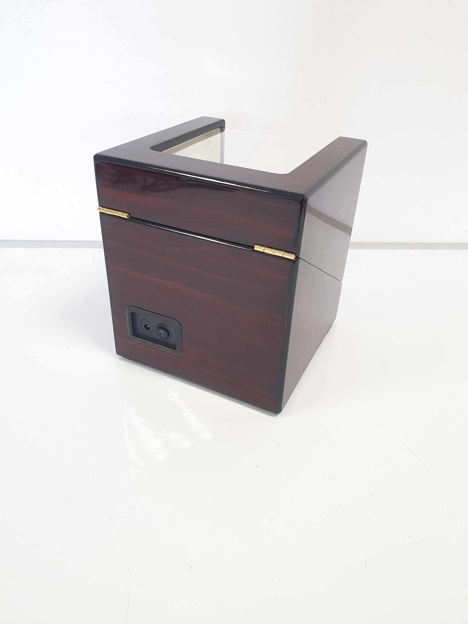 USZKODZONY ROTOMAT NA 2 ZEGARKI FG15-88 Model ROTOMAT SZKATUŁKA NA ZEGARKI