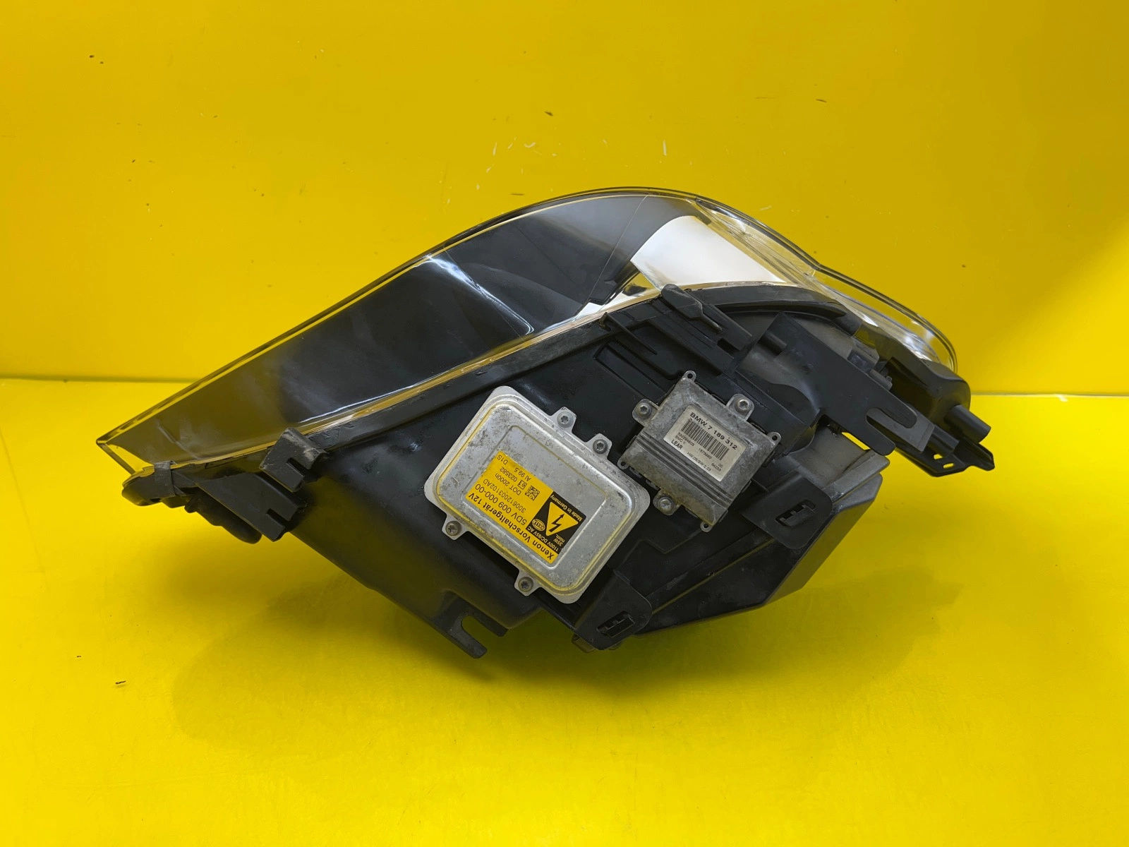 light left Bmw 5 E60 E61 03-06 Bi-Xenon Skretna D1S