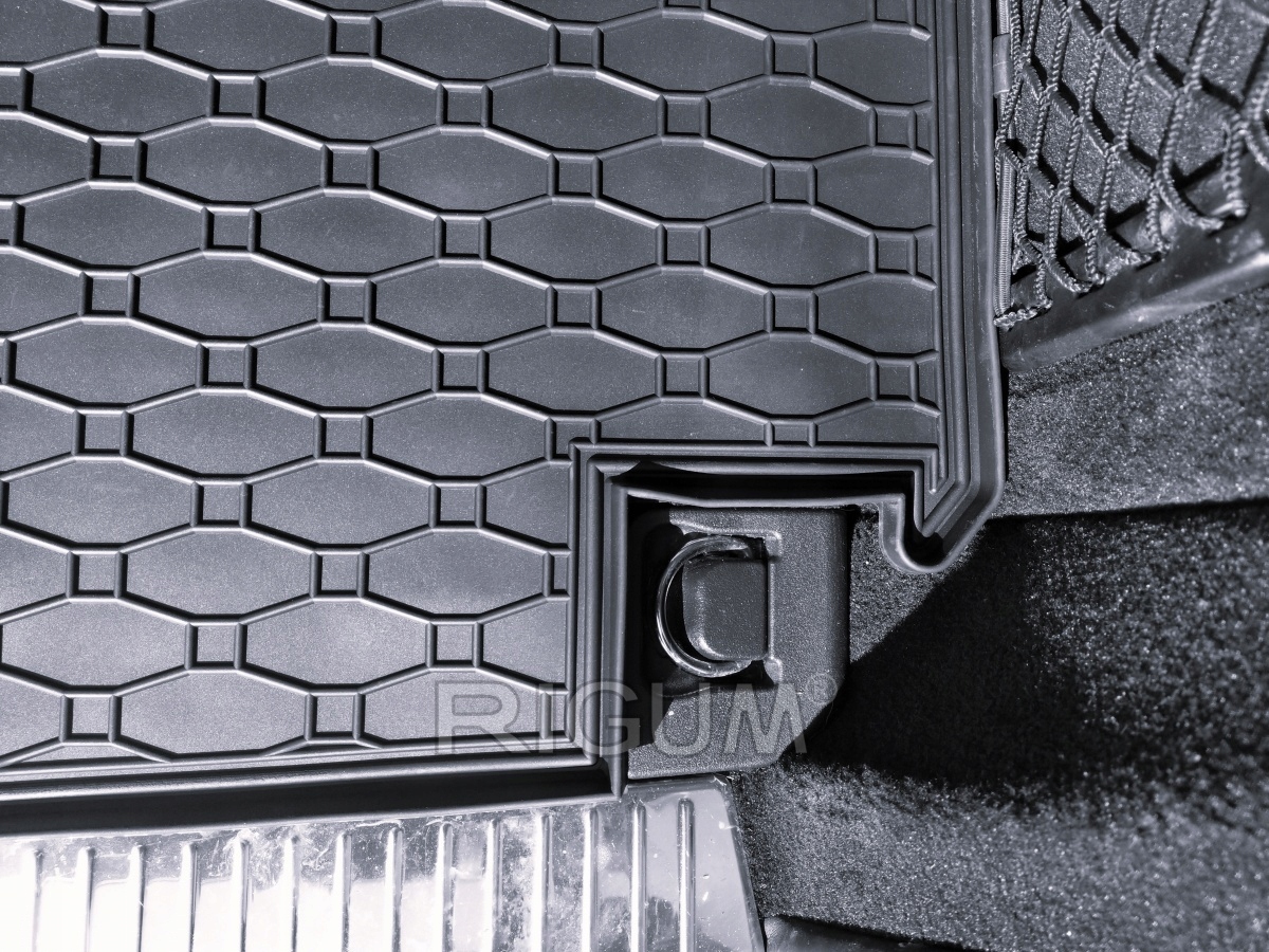 Mercedes C-klasa W204 Kombi 07-14 Dywanik wkład do bagażnika Producent Max-Dywanik