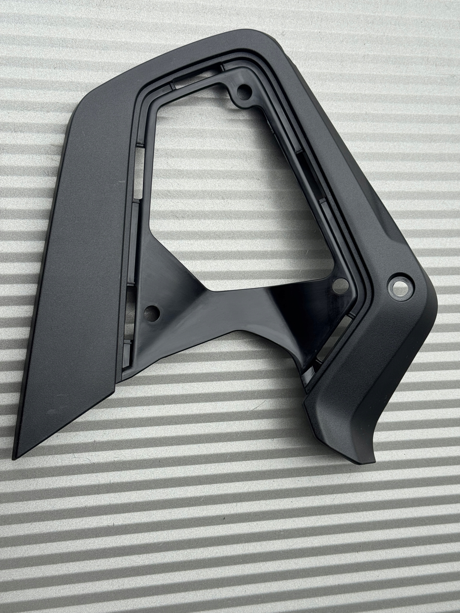 Krytka pravého reproduktora s výplňou Bmw R1250RT K52 Bmw 8414920