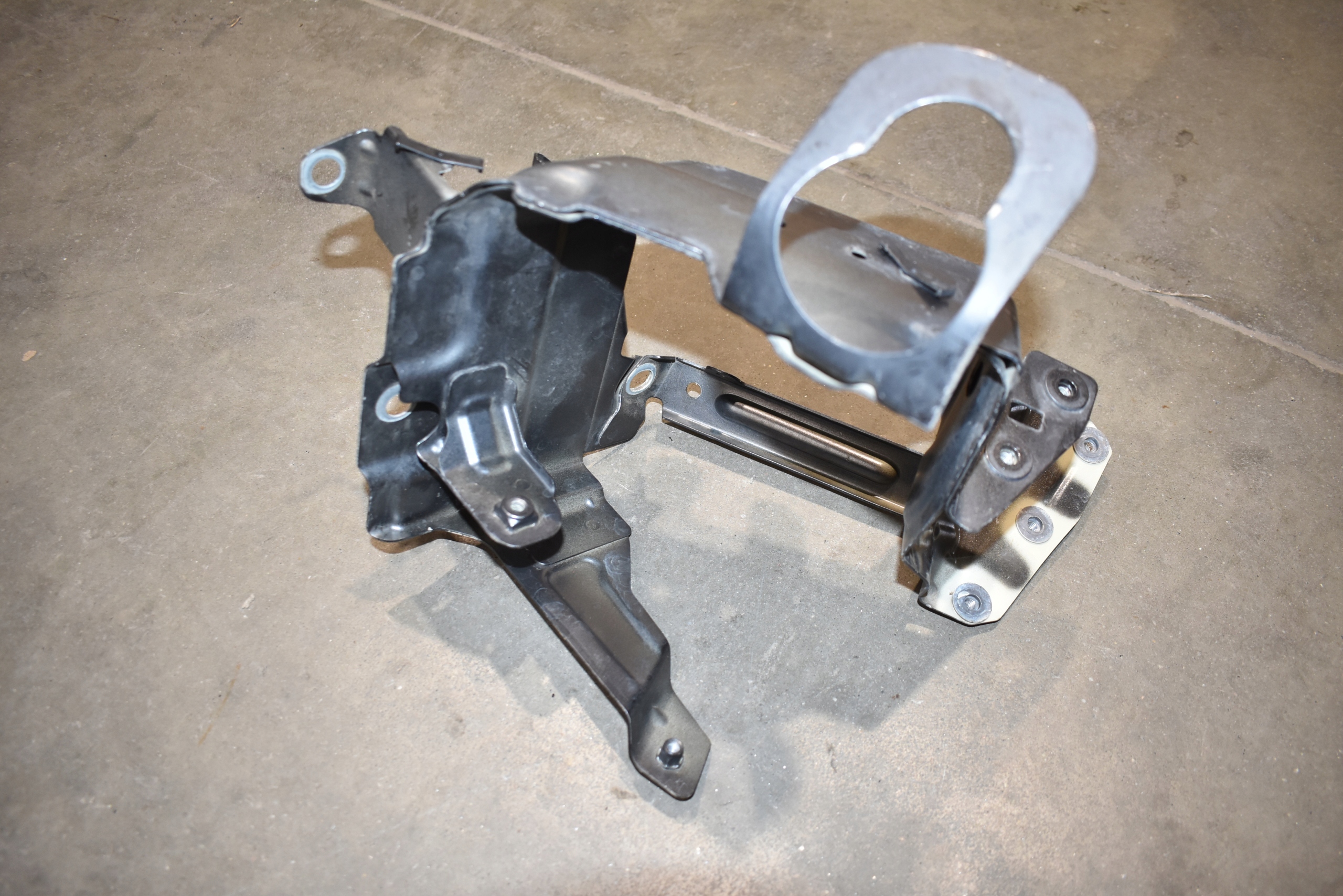 IDEALNE Support plaque Console Aile Avant Avant Droite LAMBORGHINI URUS 1