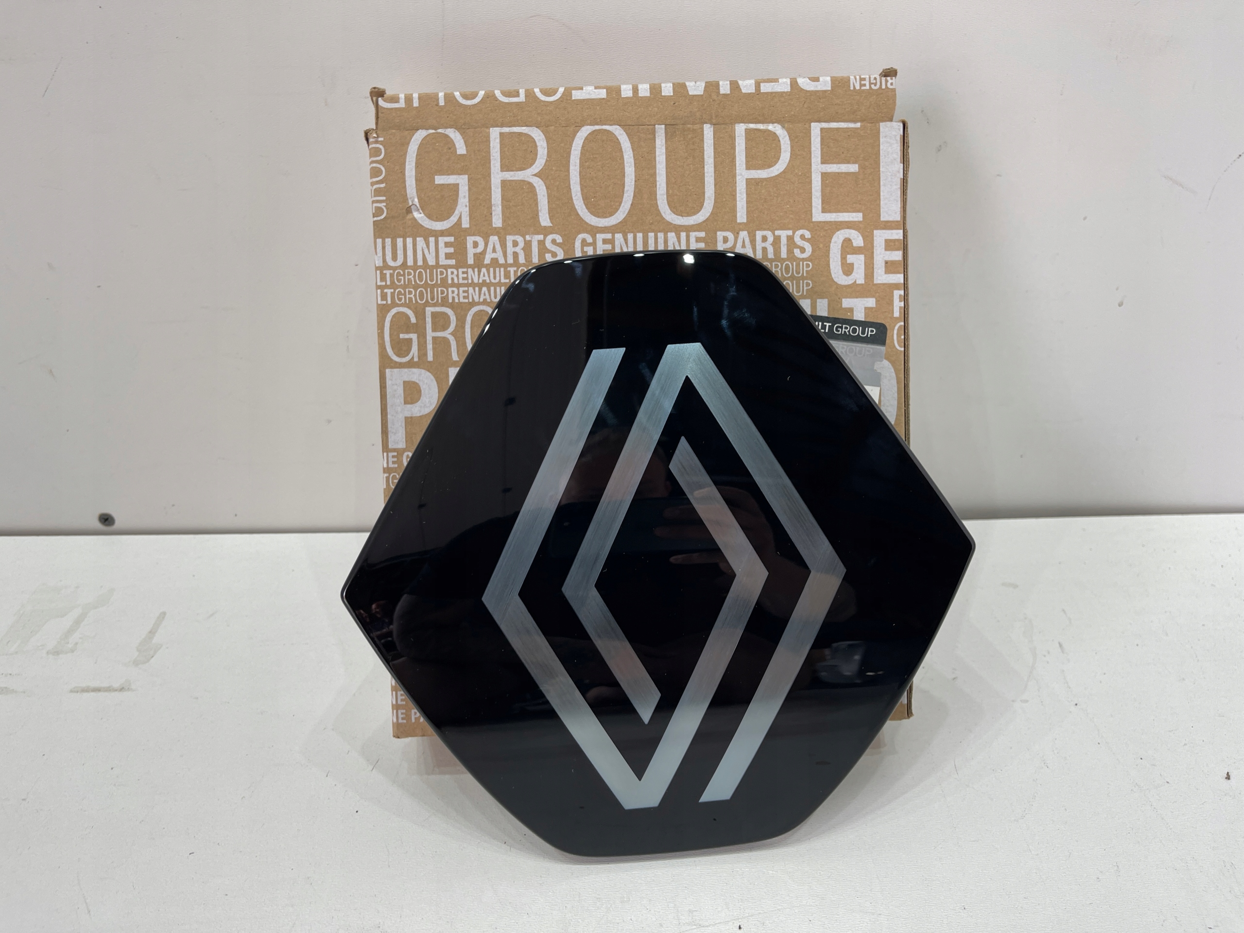 RENAULT MEGANE V 5 E TECH E-TECH LOGO ZNACZEK GRILL 628901917R NOWE ORYG