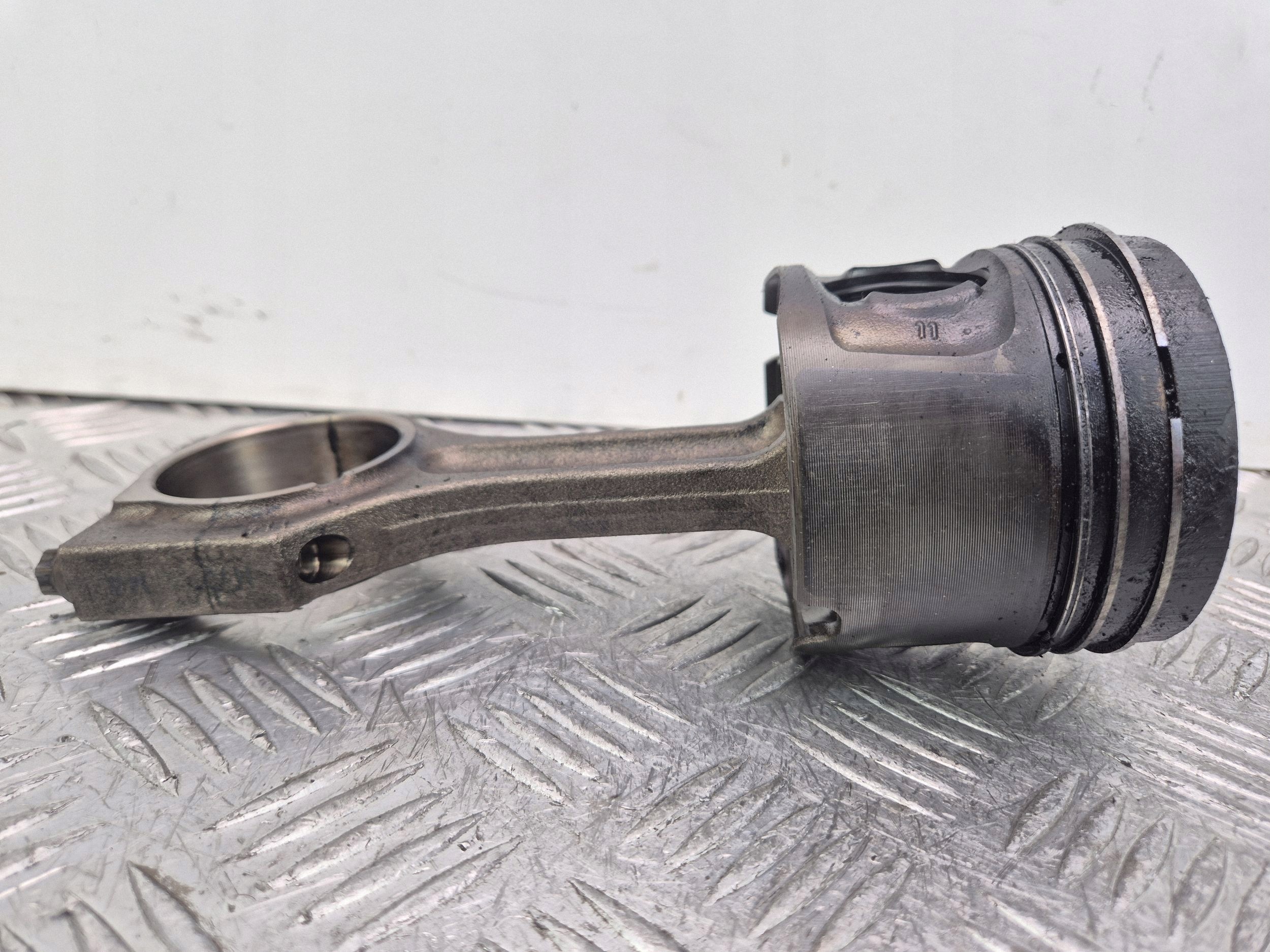 dugattyú hajtókar BMW 1 E81 E87 120d 0840BB N47D20A
