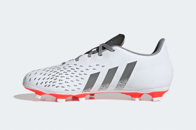 BUTY KORKI ADIDAS PREDATOR FREAK.4 FxG LANKI Model FY6317