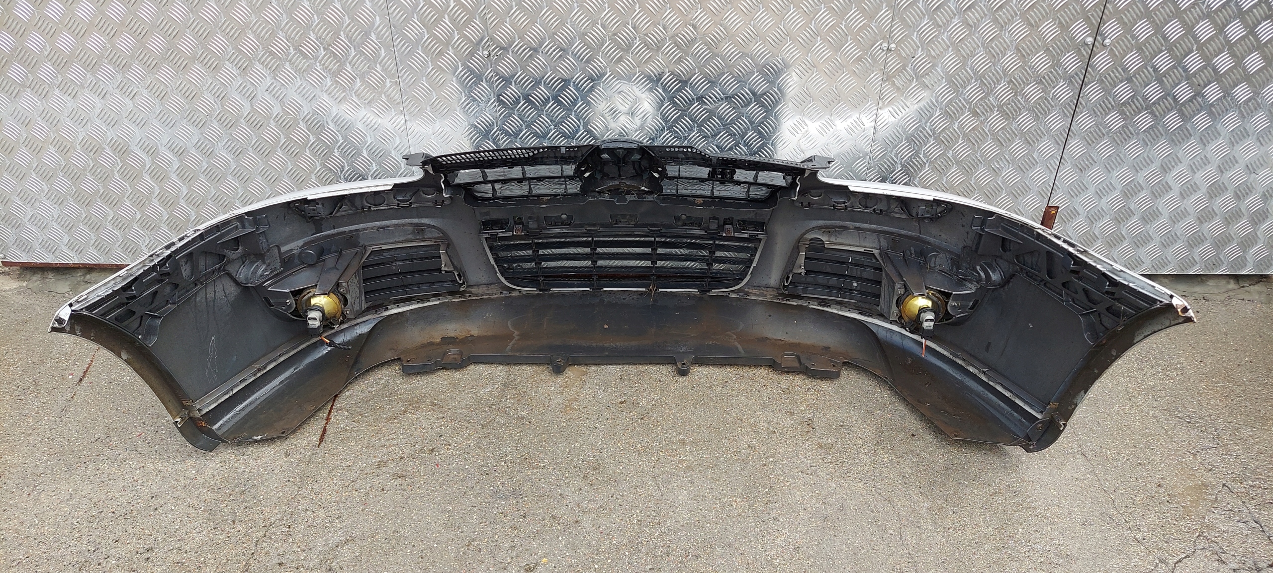 bumper front VOLKSWAGEN GOLF V GT original LAK: LA7W
