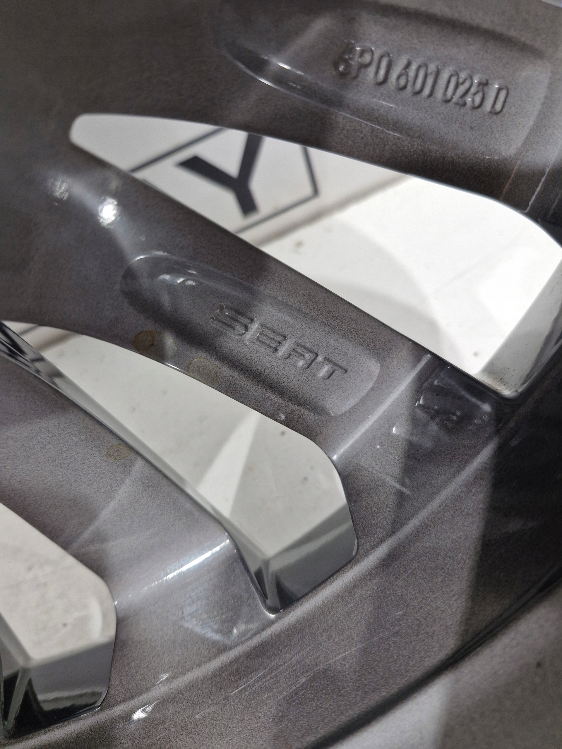 SEAT IBIZA disk 6P 6F 16 CALI 7J ET 43 6P0601025D