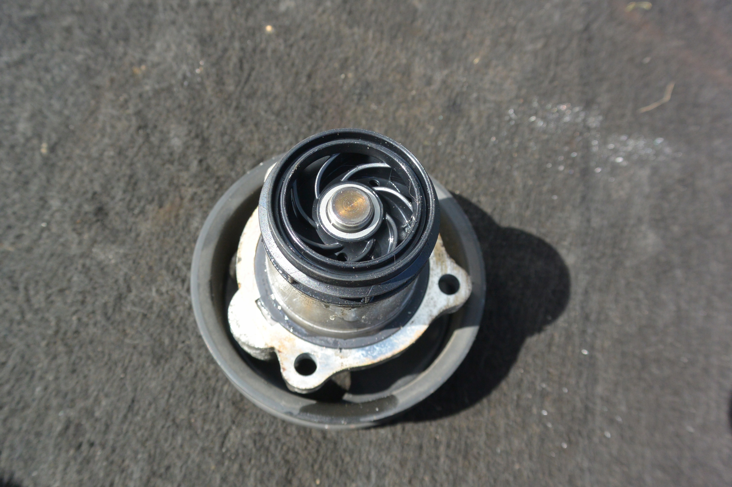 water pump 2.5 SE VW PASSAT B7 JETTA BEETLE USA
