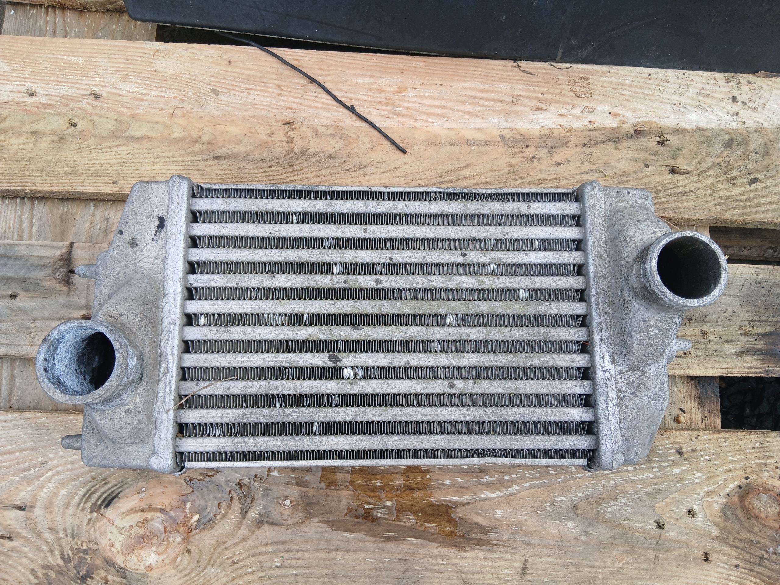 CHRYSLER VOYAGER IV 2.5 CRD radiatore / raffreddatore radiatore intercooler 83403D