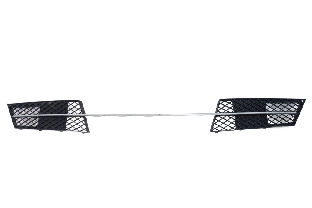 grid left right decorative trim of a bumper front BMW E60 LIFT LCI 2007-2010