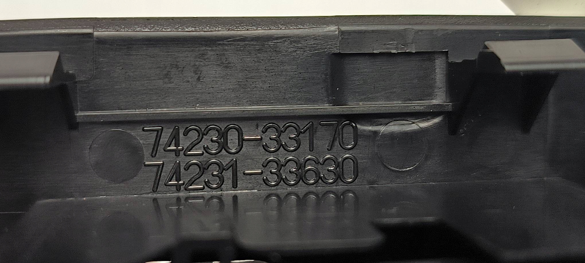 button lifting windows 74230-33170 LEXUS ES300H VII
