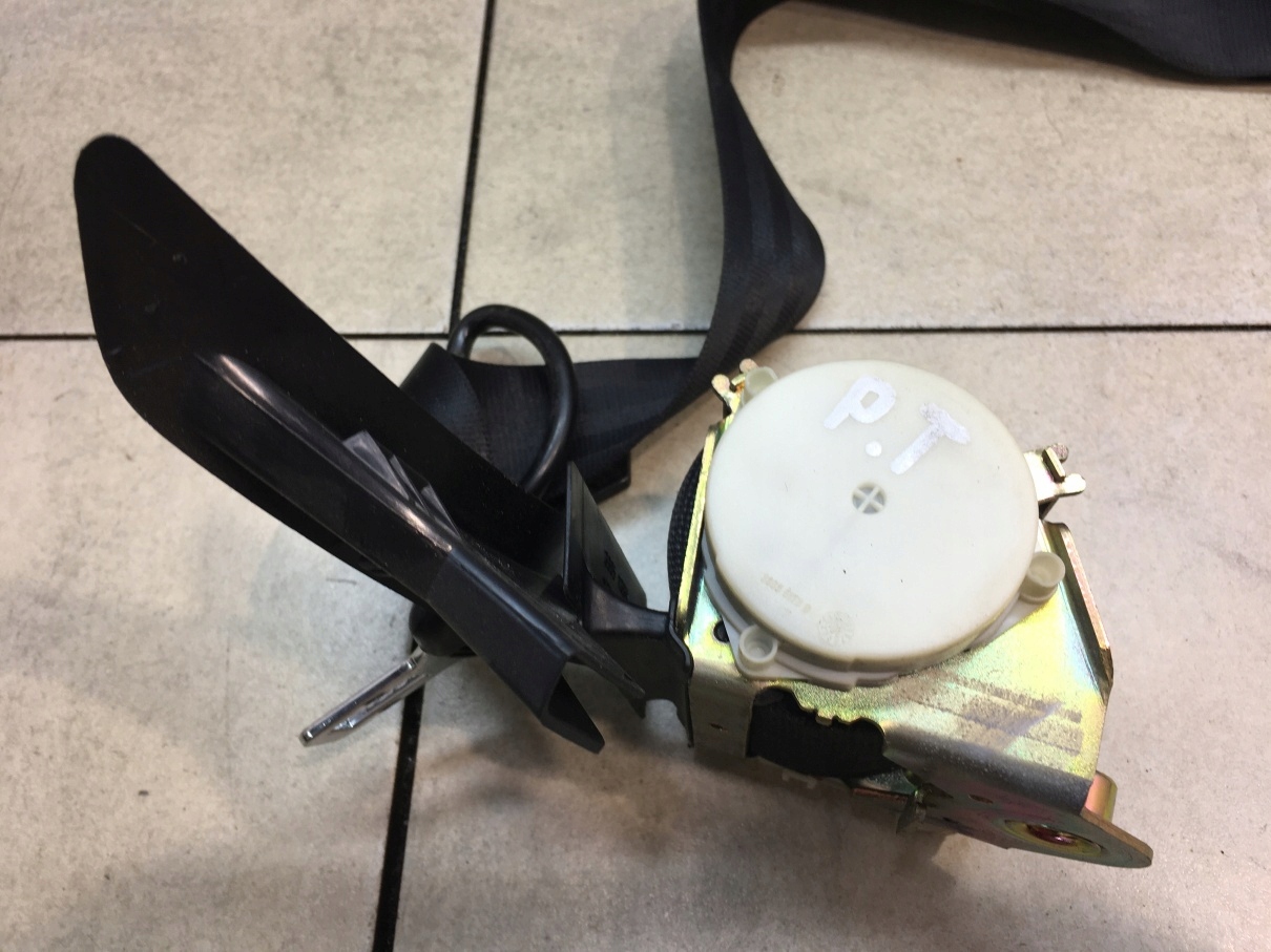 Gurten Sicherheits rechts heck VW PASSAT B6 3C5857806F