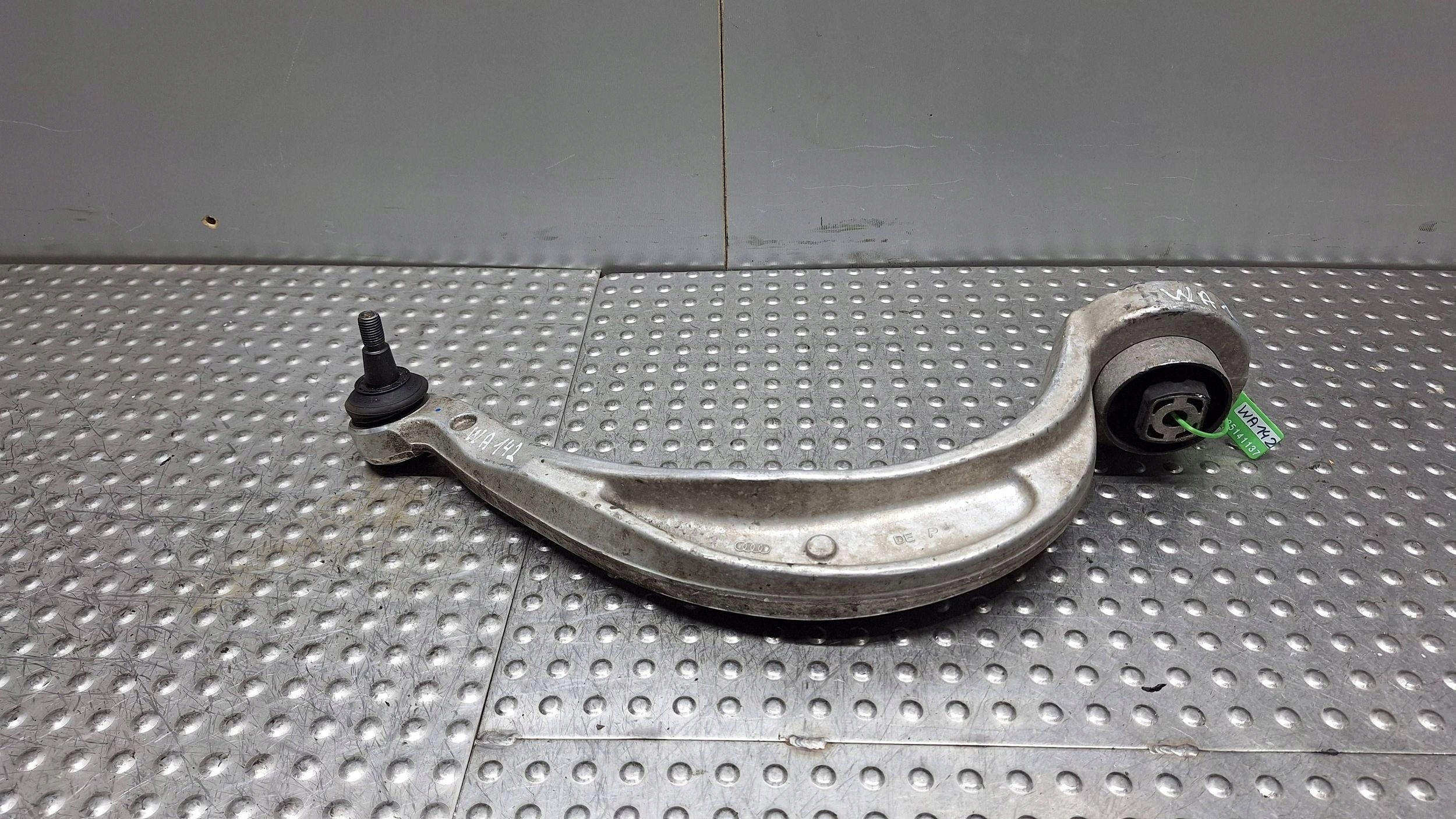 arm left front 8K0407695F AUDI A4 B8 A5 8T Q5 8R A6 C6