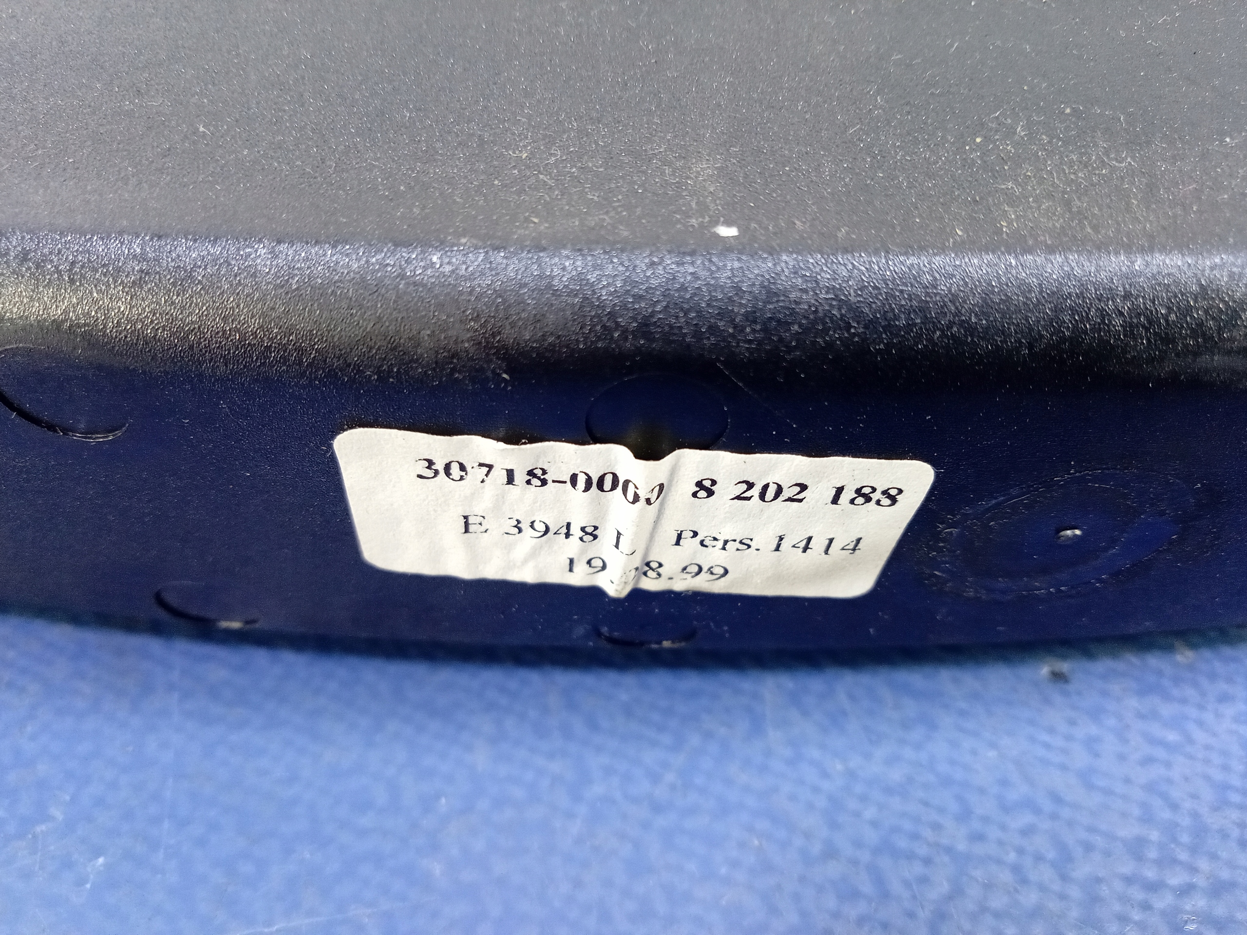 BMW 3 E46 бардачок полка консоли 8202188